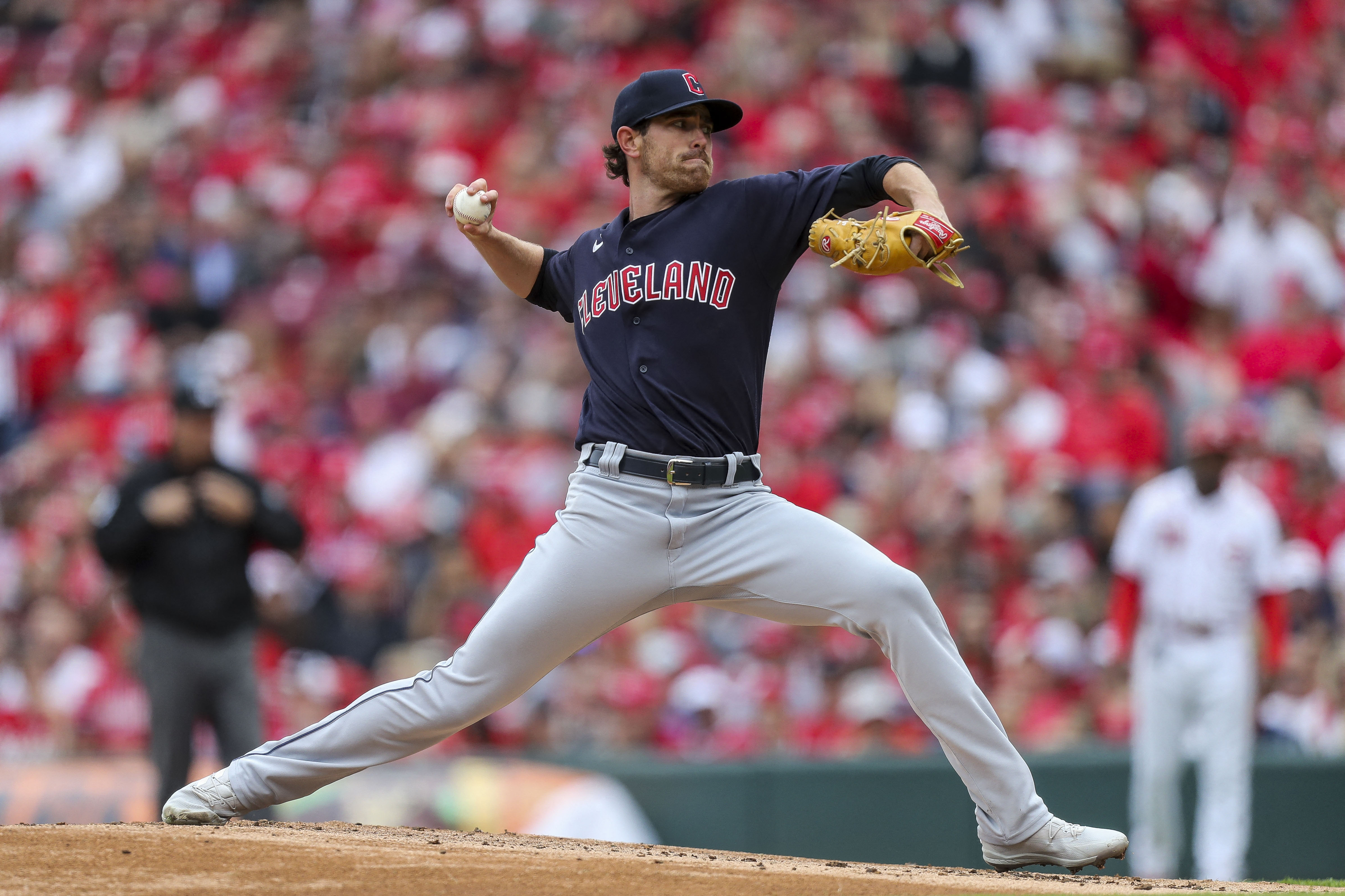 MLB roundup: Guardians blast Reds in ninth | Reuters
