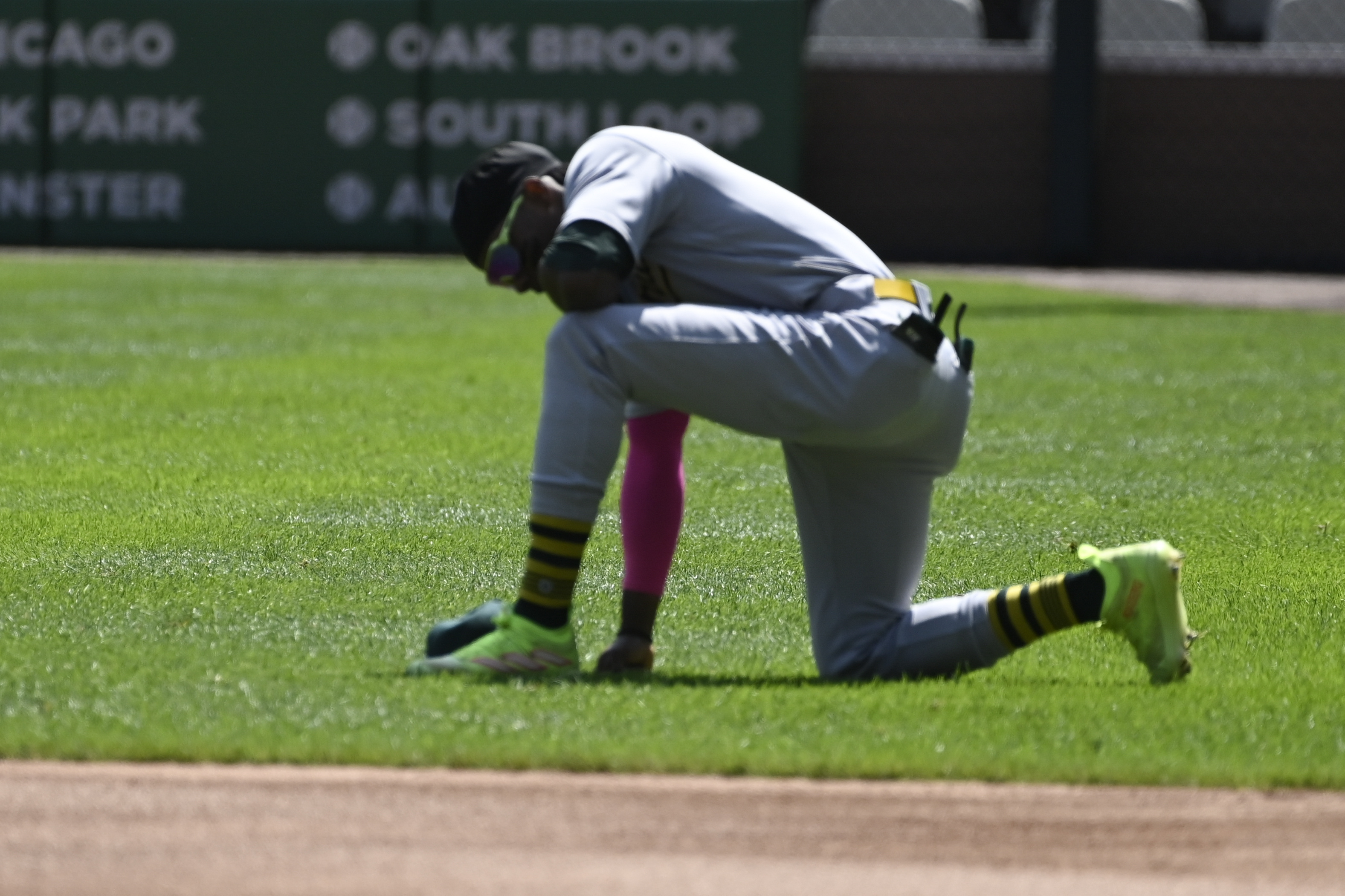 Mike Clevinger outlasts Olson's no-hit bid, Moncada homers again in White  Sox win - Chicago Sun-Times