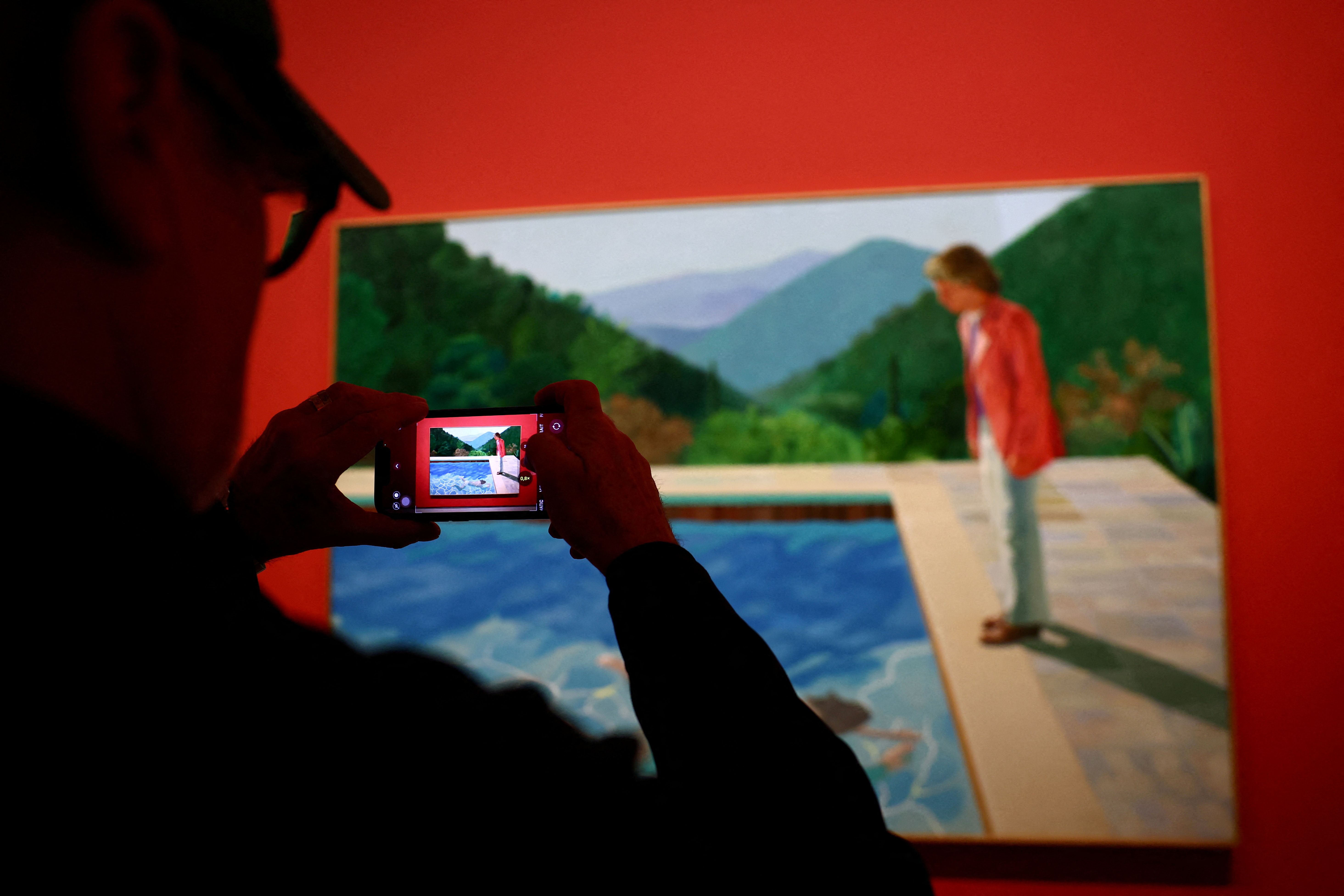 David Hockney retrospective fills Paris Fondation Vuitton | Reuters