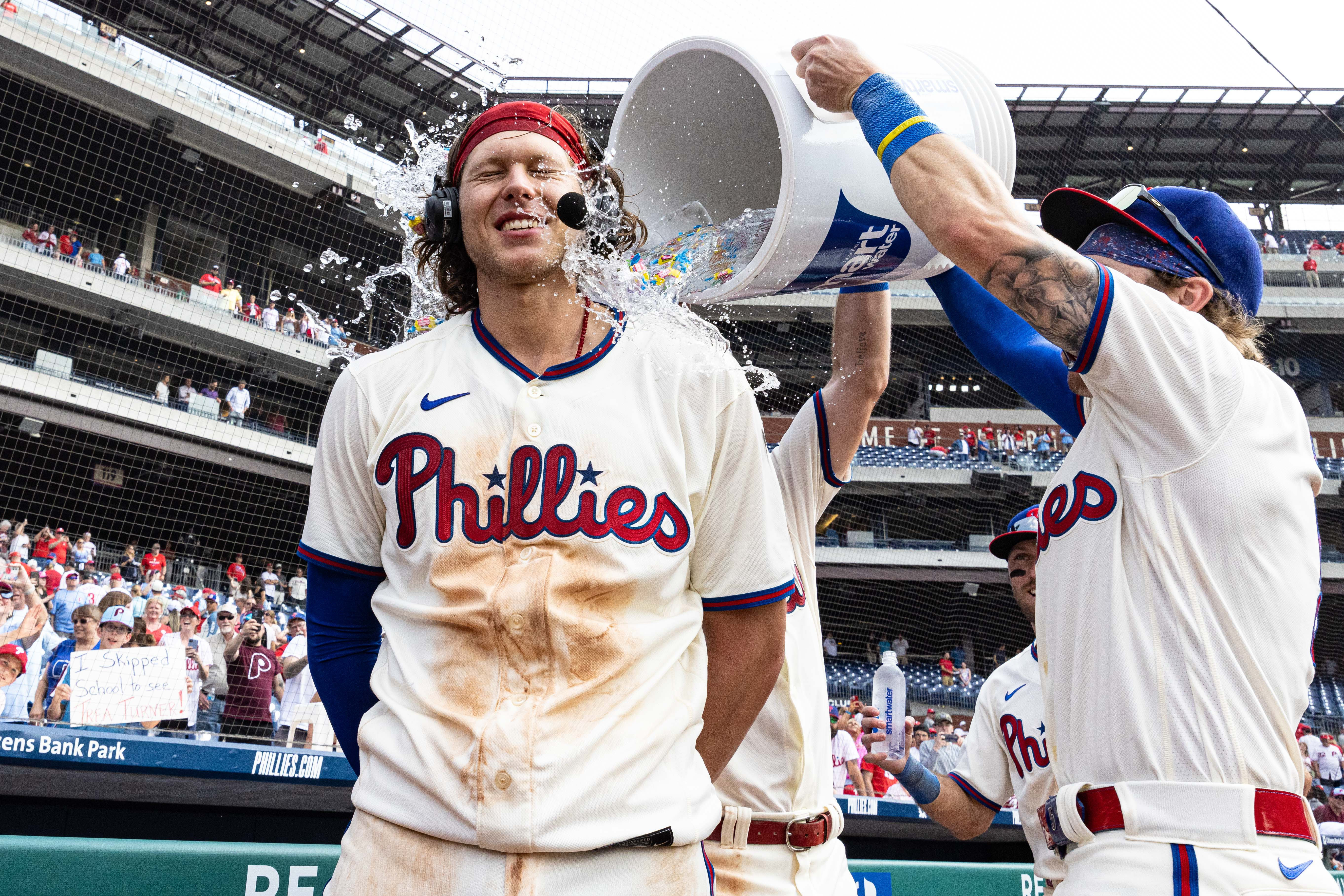 Phillies rally in 9th, beat D-backs in 10th on walk-off single