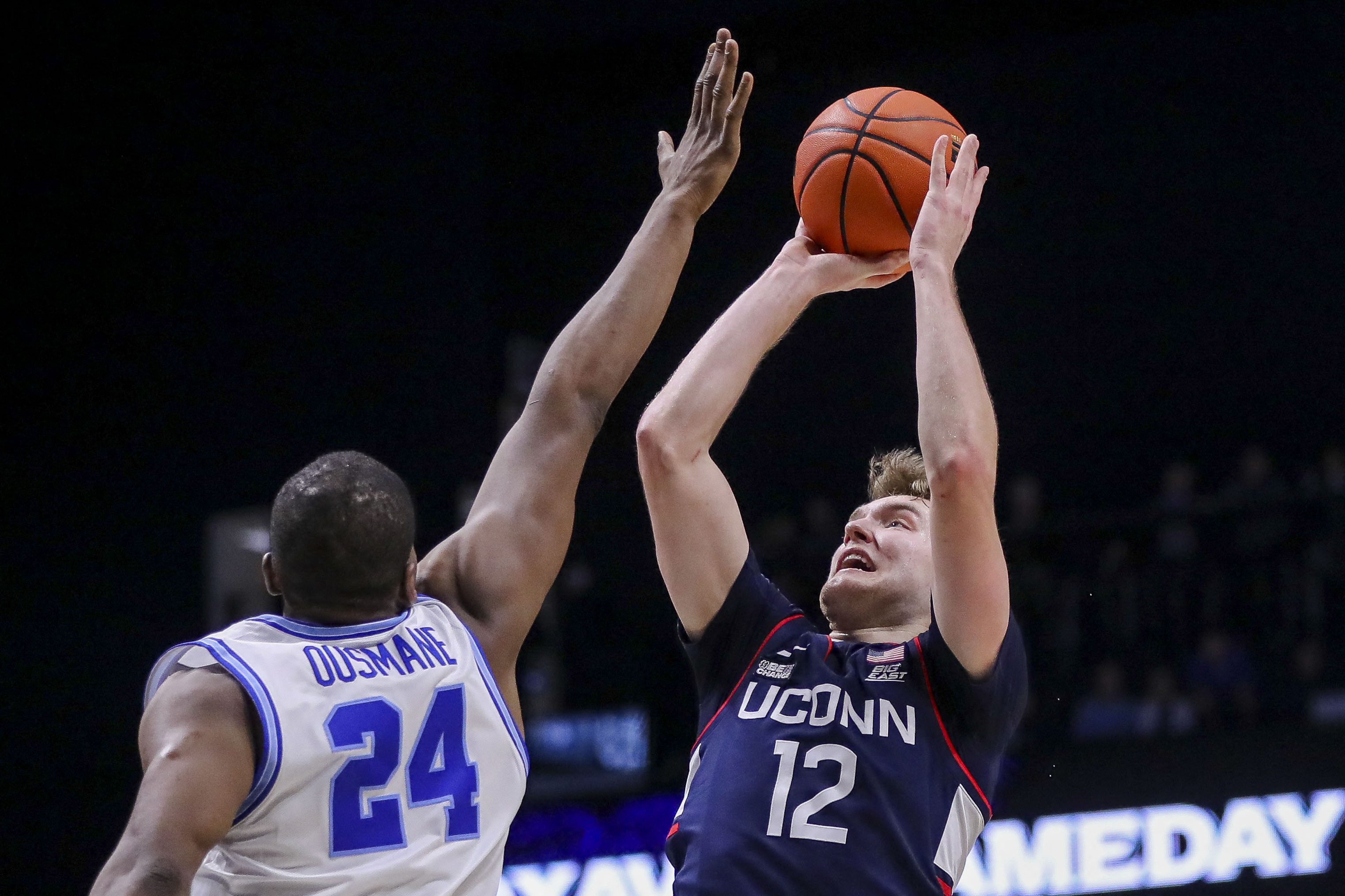 No. 4 UConn Tops Xavier For Fourth Straight Win | Reuters