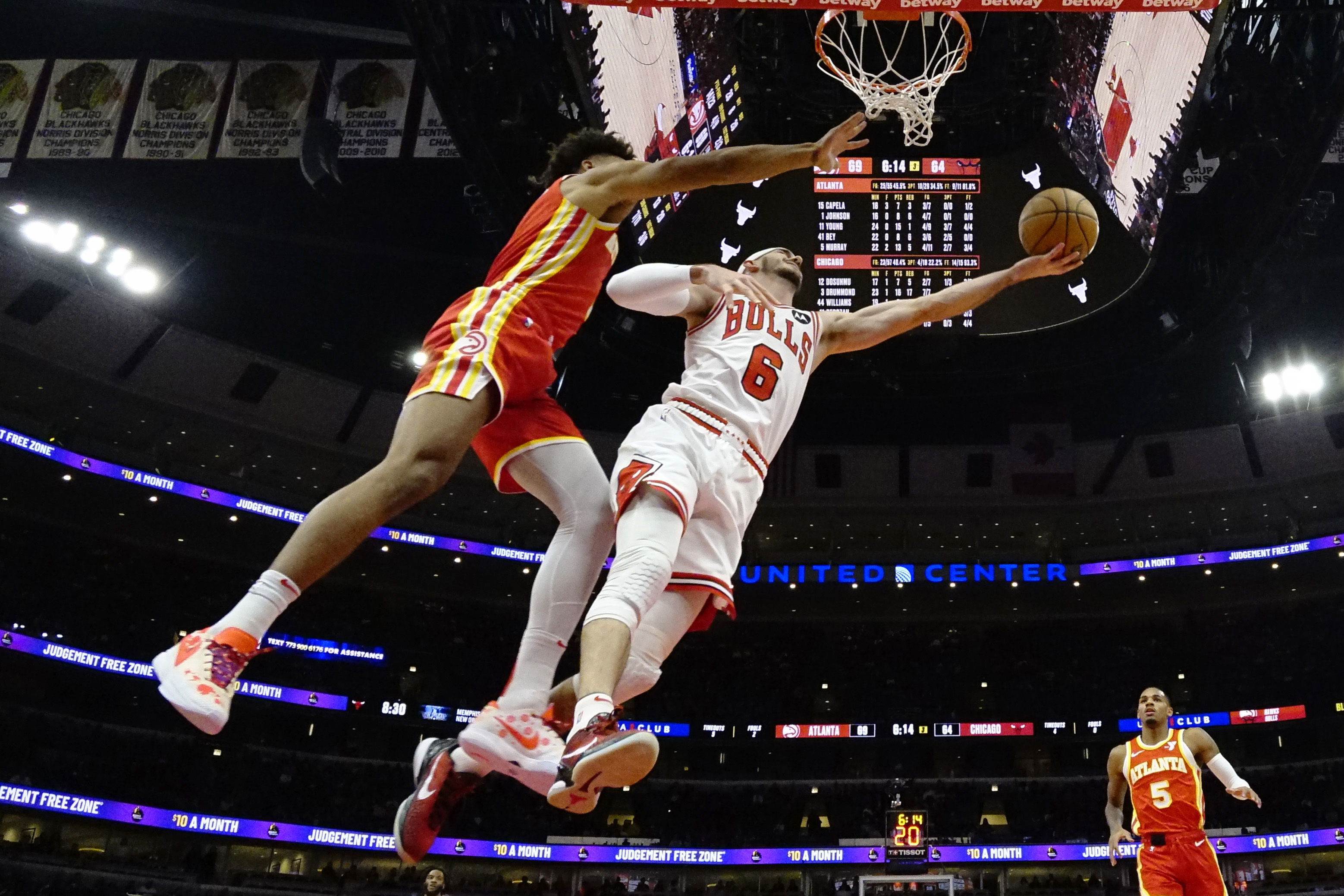 Andre Drummond's 20-20 Leads Bulls Past Hawks | Reuters