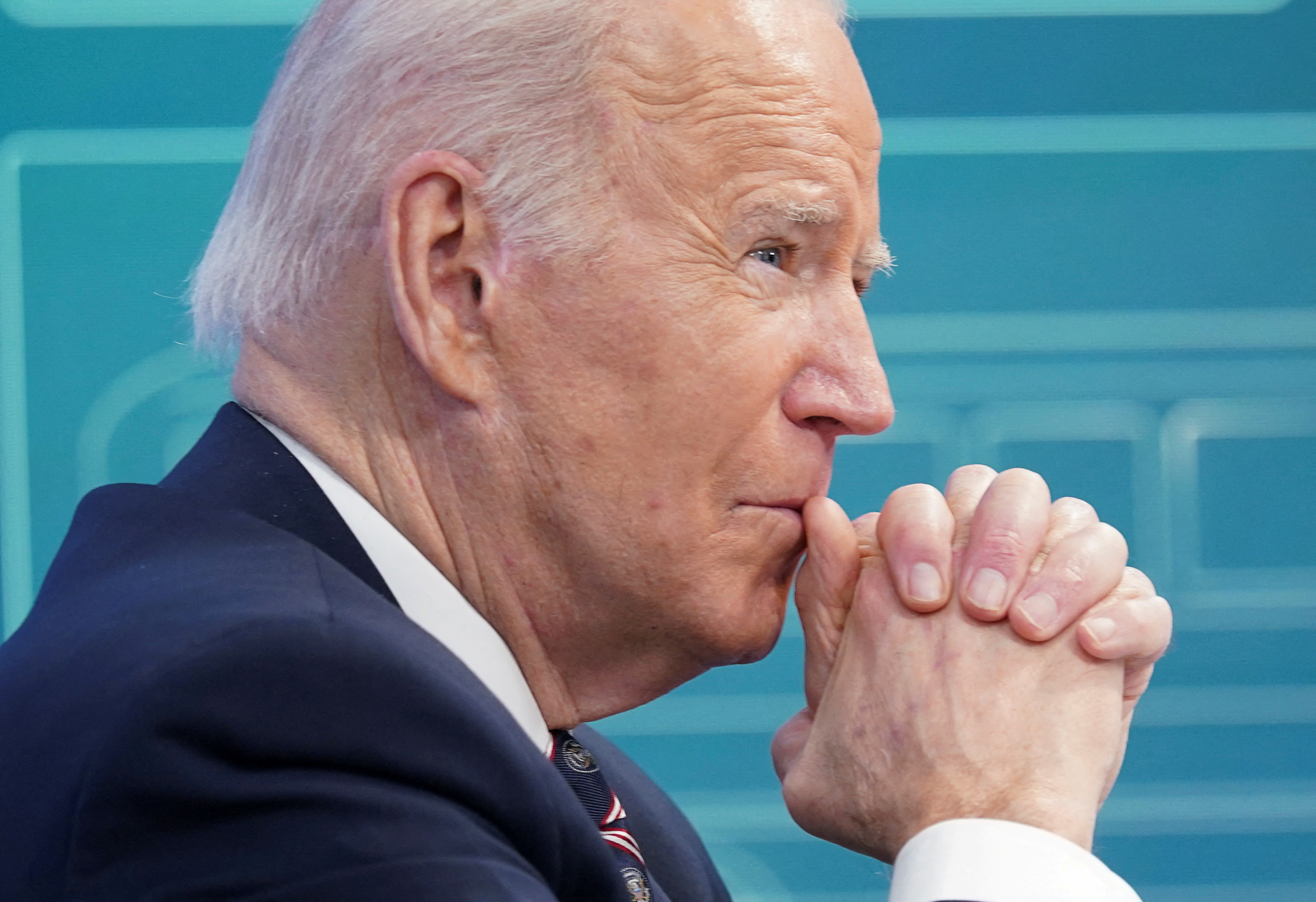 Analysis: Putin's Ukraine assault confounds Biden strategy, puts leadership  to the test | Reuters