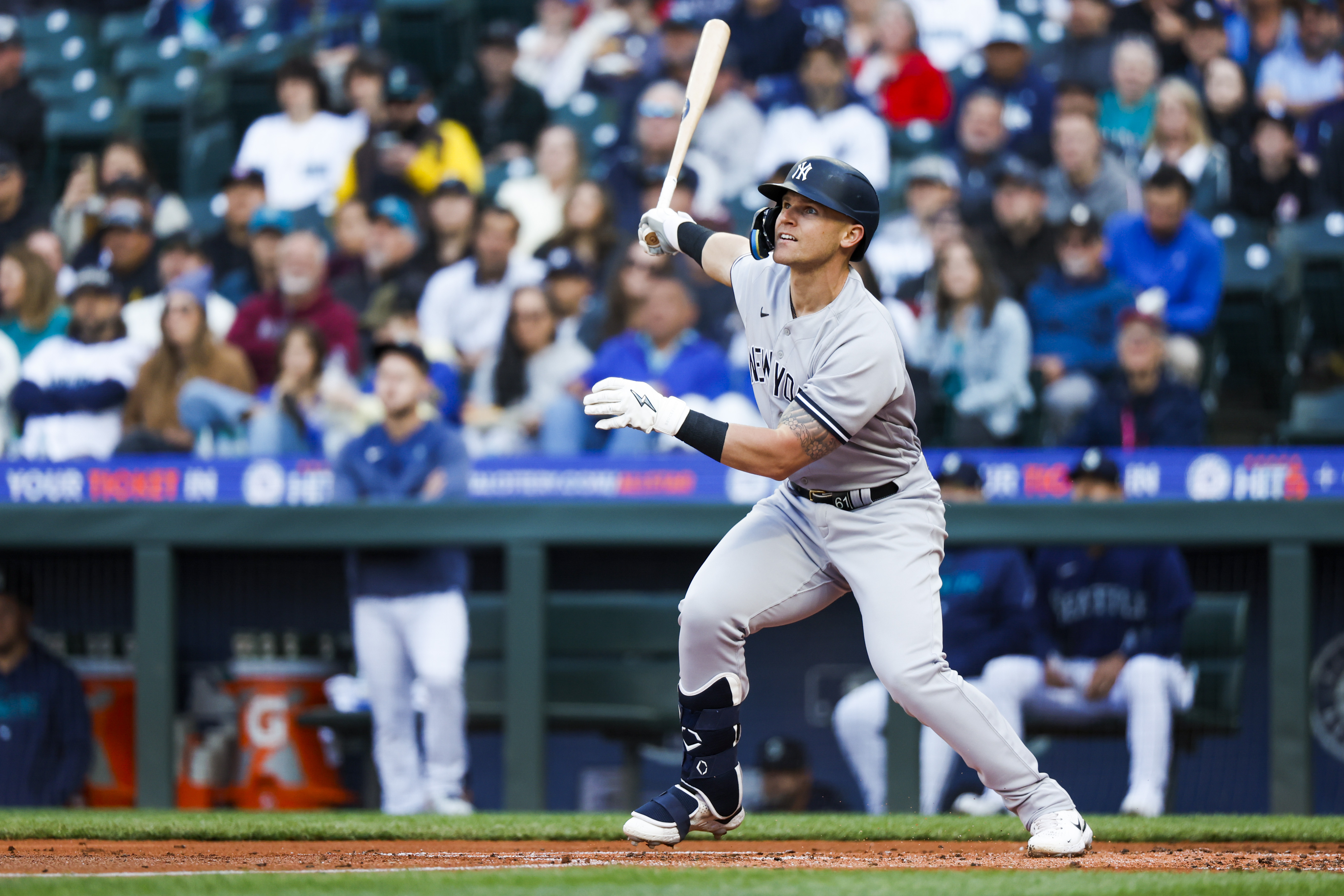 Aaron Judge does it all to carry Yankees past Mariners