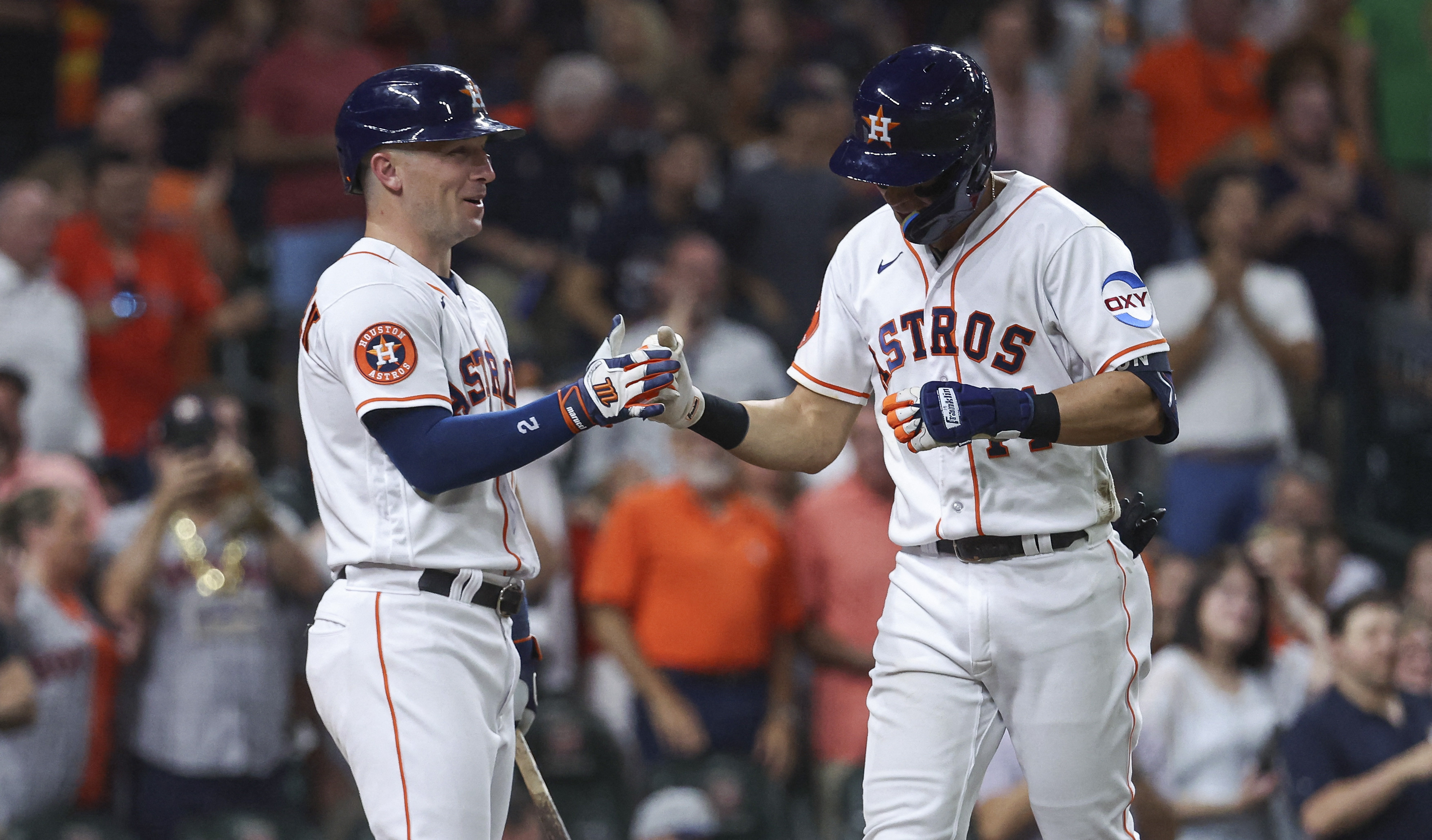 Astros use long ball to take down Nationals