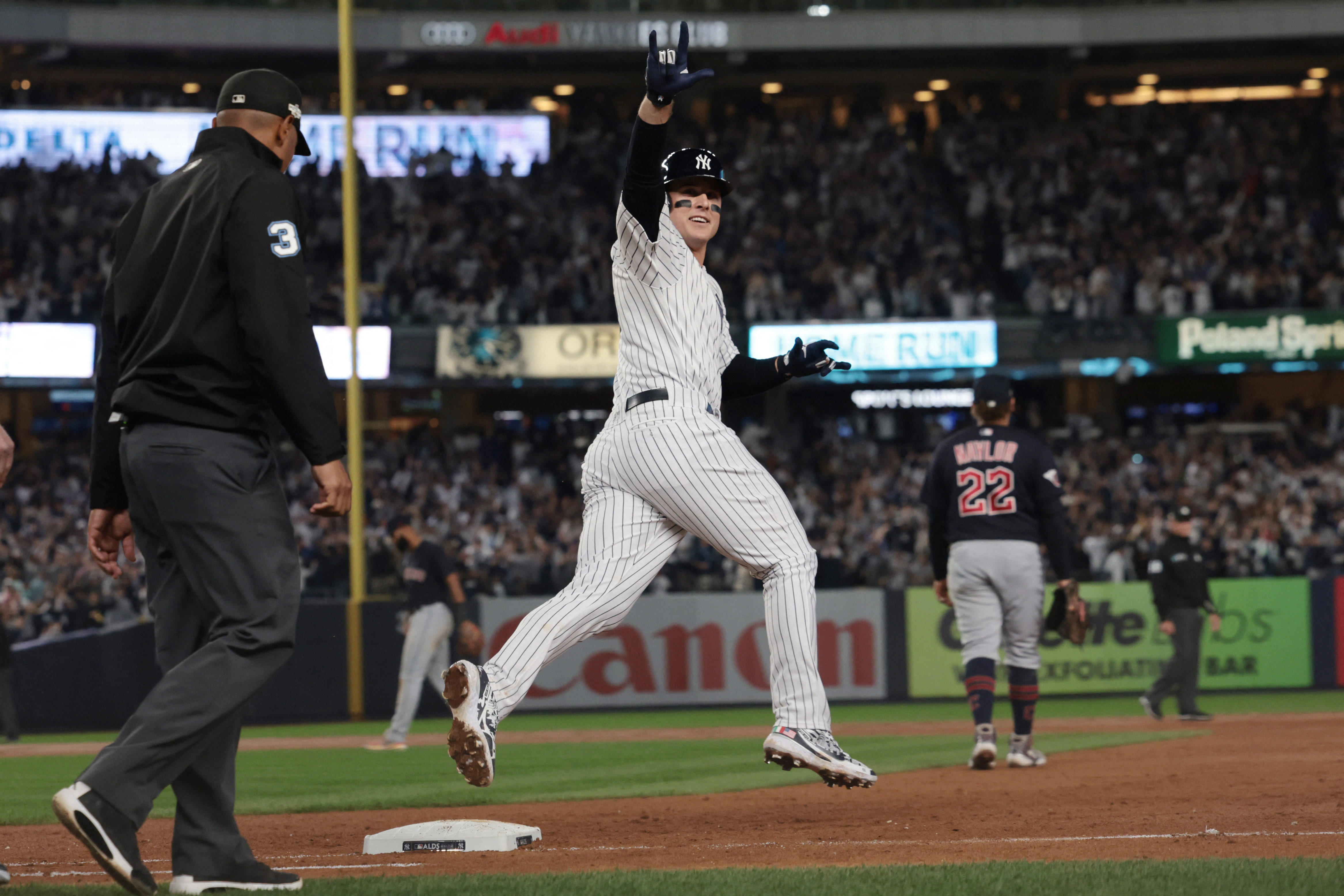 MLB roundup: Yordan Alvarez, Astros get historic win vs. Mariners