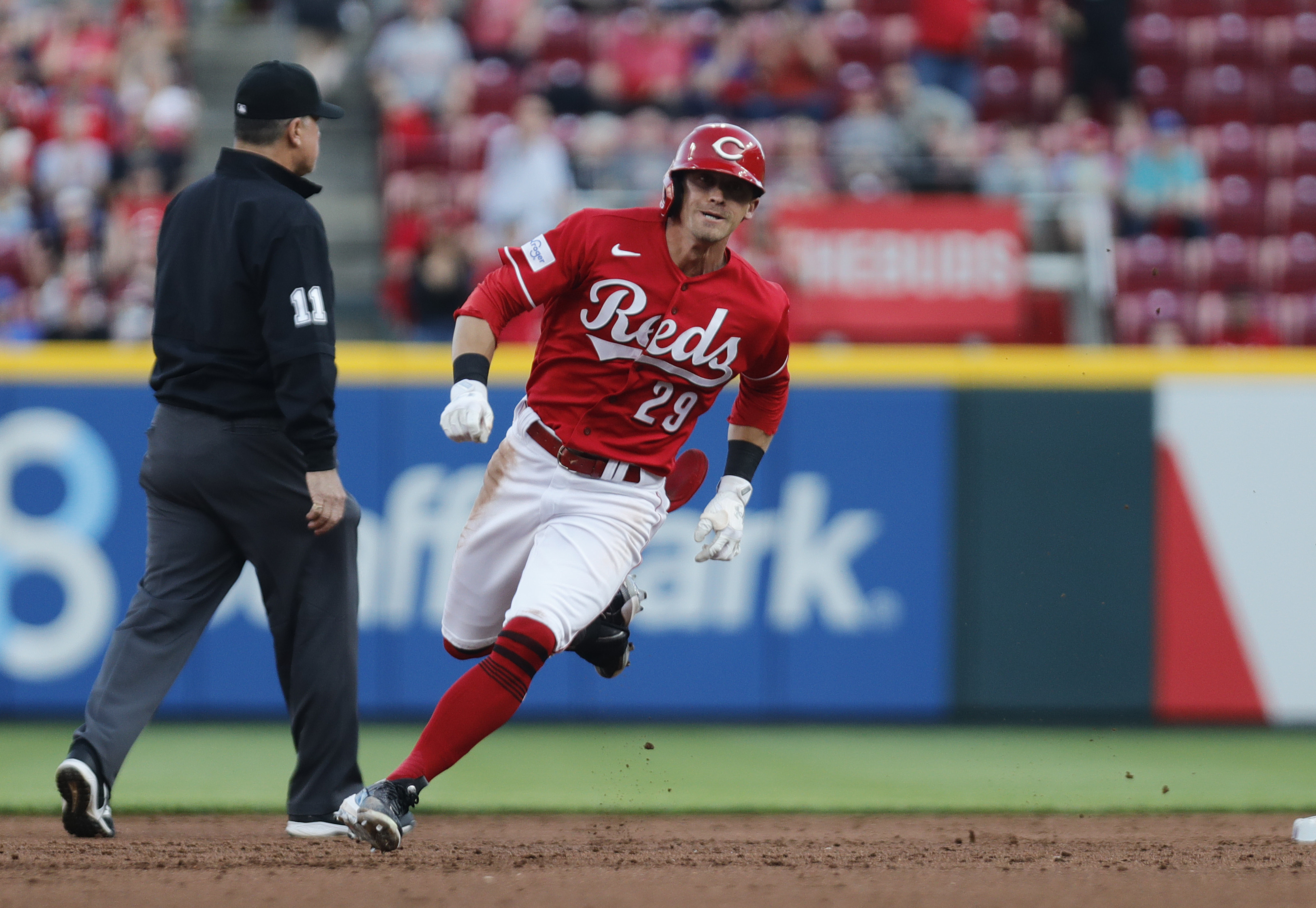 Elvis Andrus, Luis Robert Jr. homer White Sox past Reds