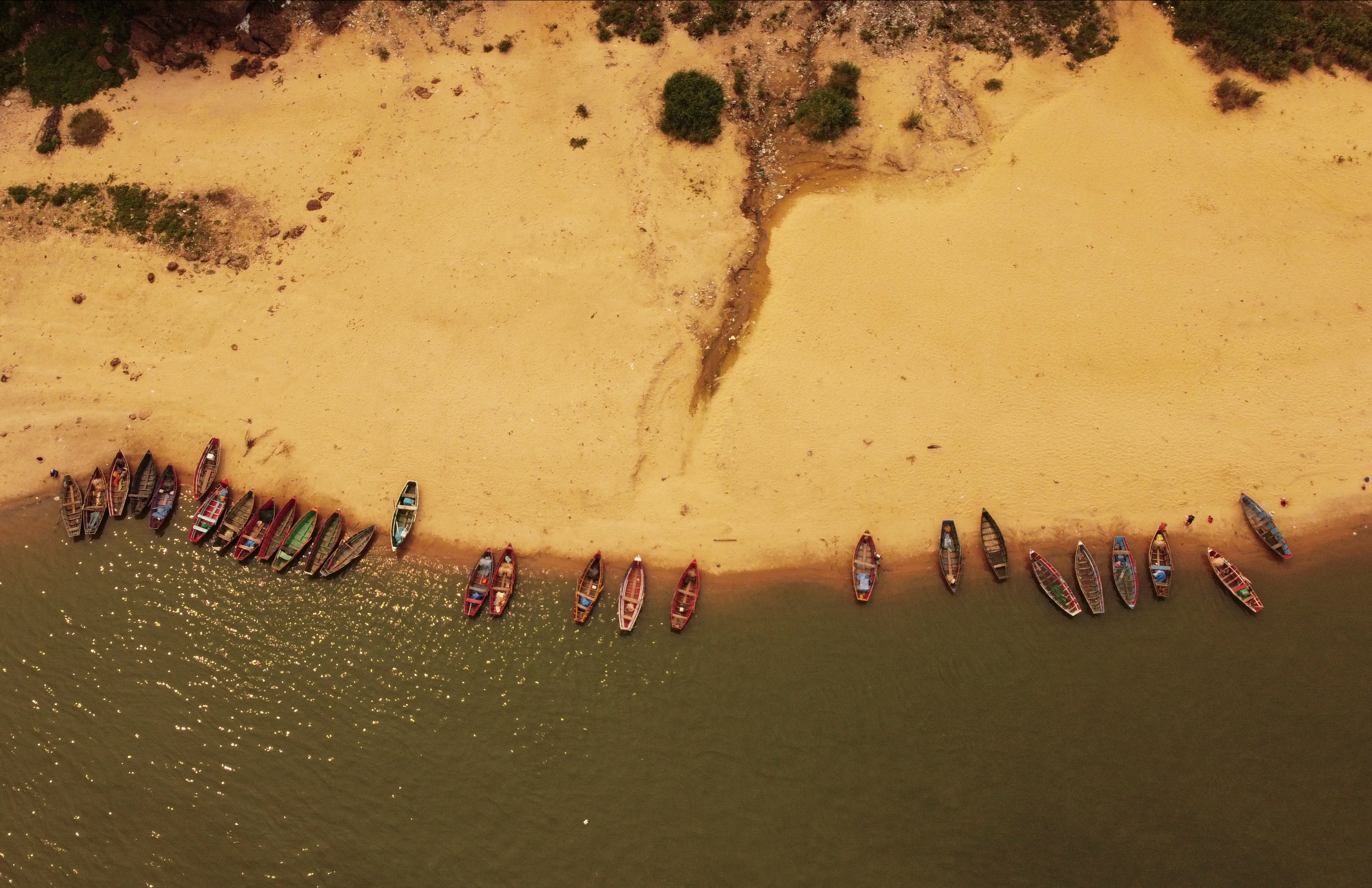 Argentina grains ships load less cargo as river levels hit near-record lows