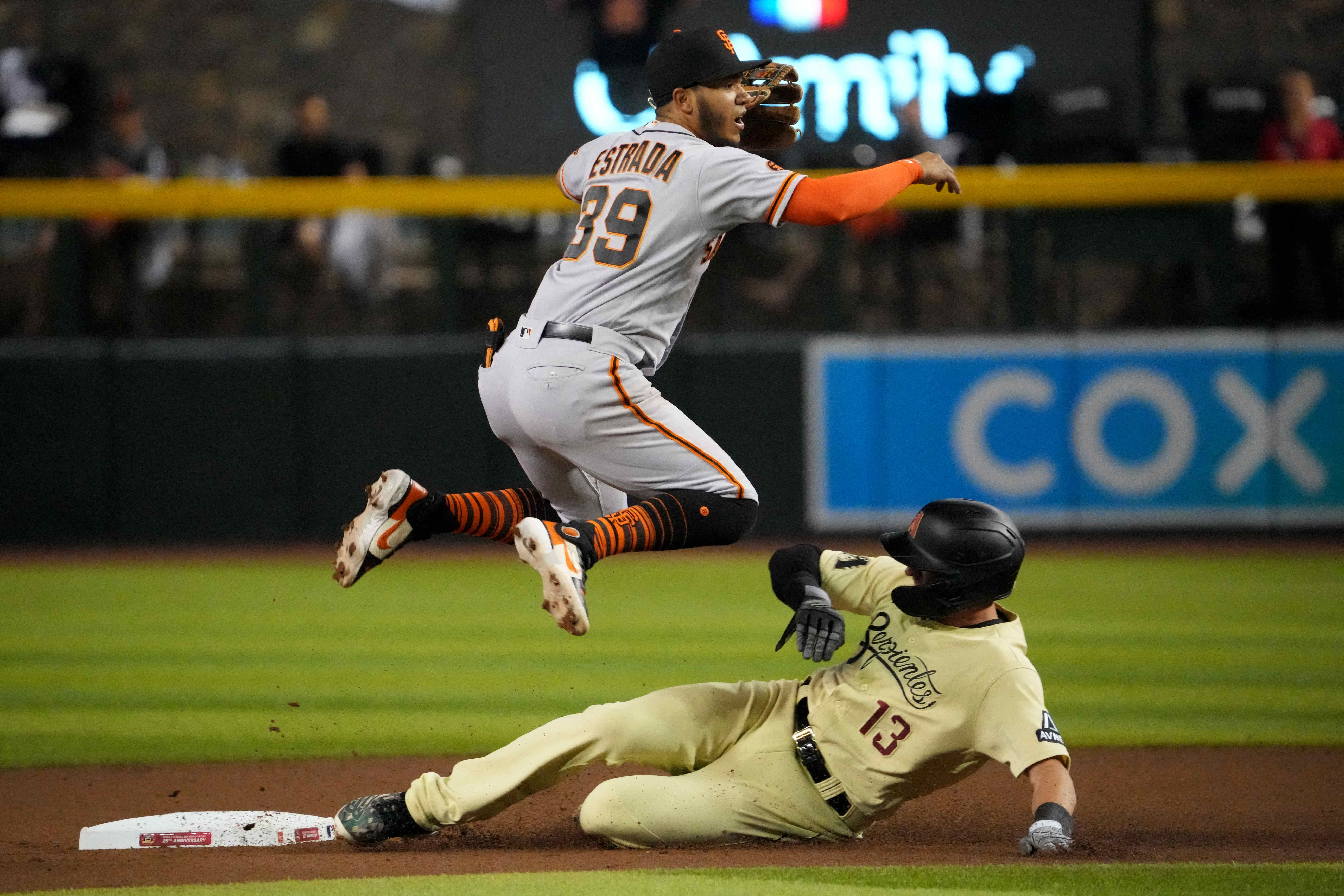 Diamondbacks' first baseman Christian Walker ejected from game for clapping