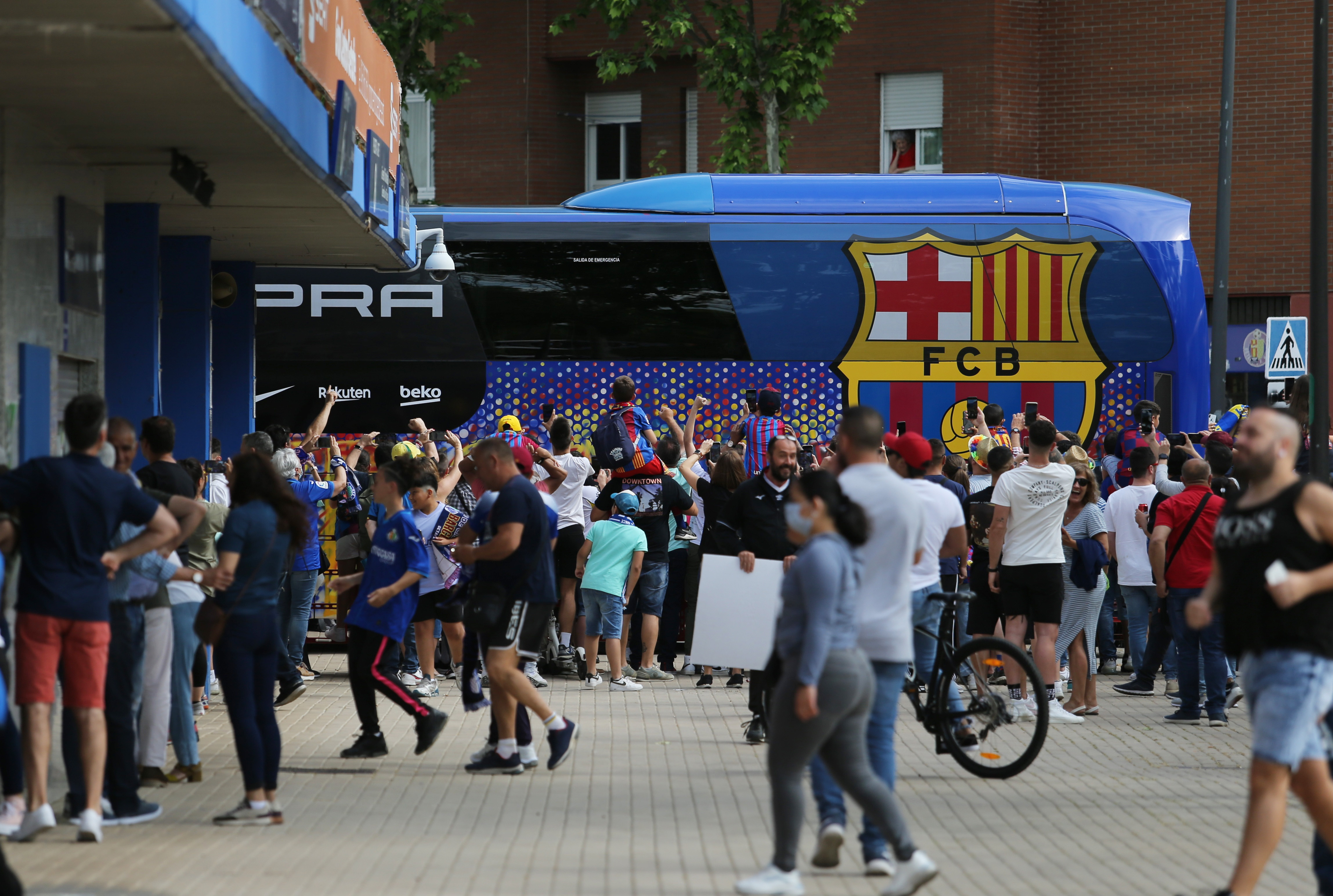 Barcelona to sell 10% of TV rights to Sixth Street for 207.5m euros