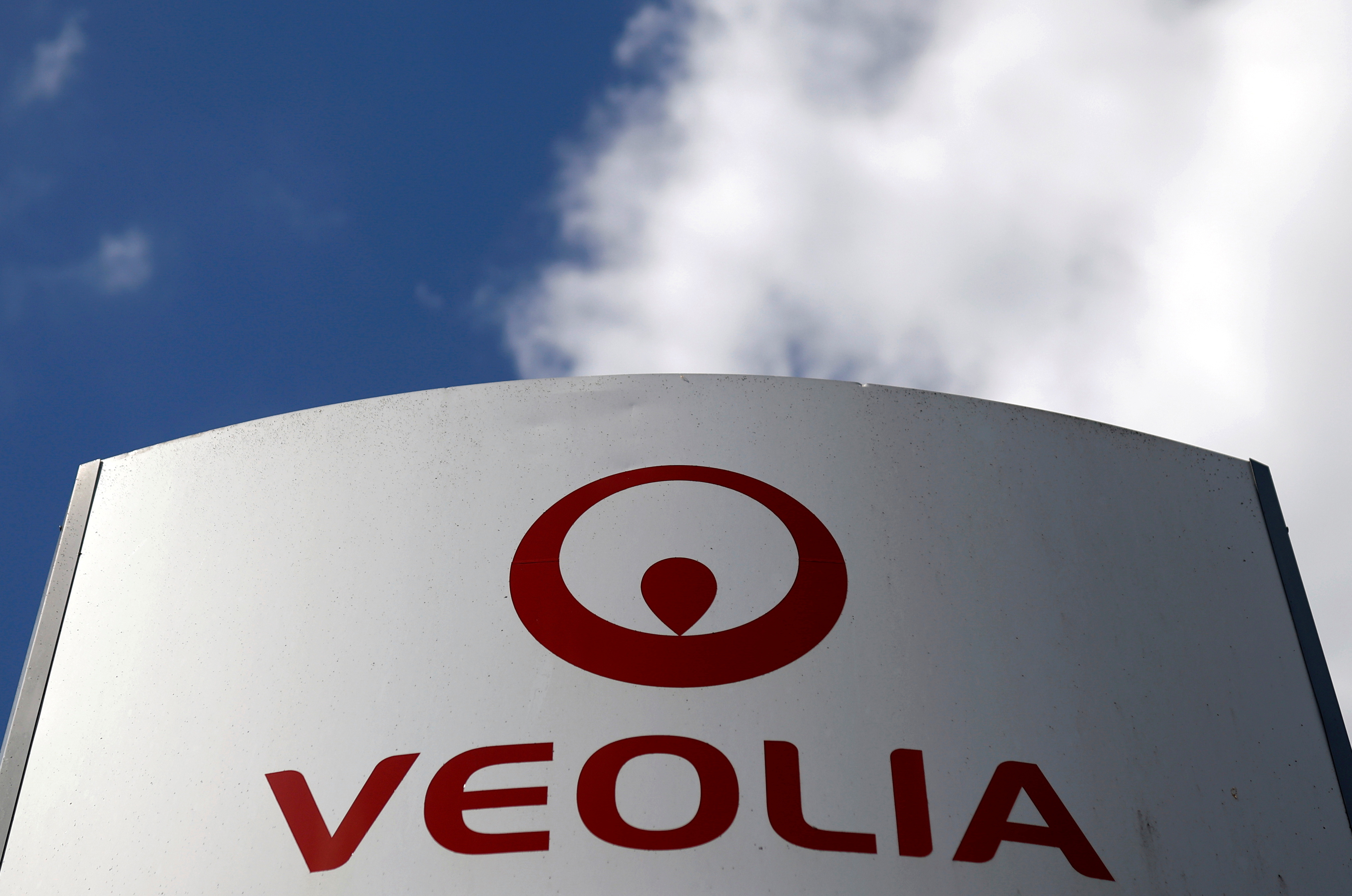 The logo of Veolia is seen in Saint-Herblain near Nantes, France, April 12, 2021. REUTERS/Stephane Mahe/File Photo