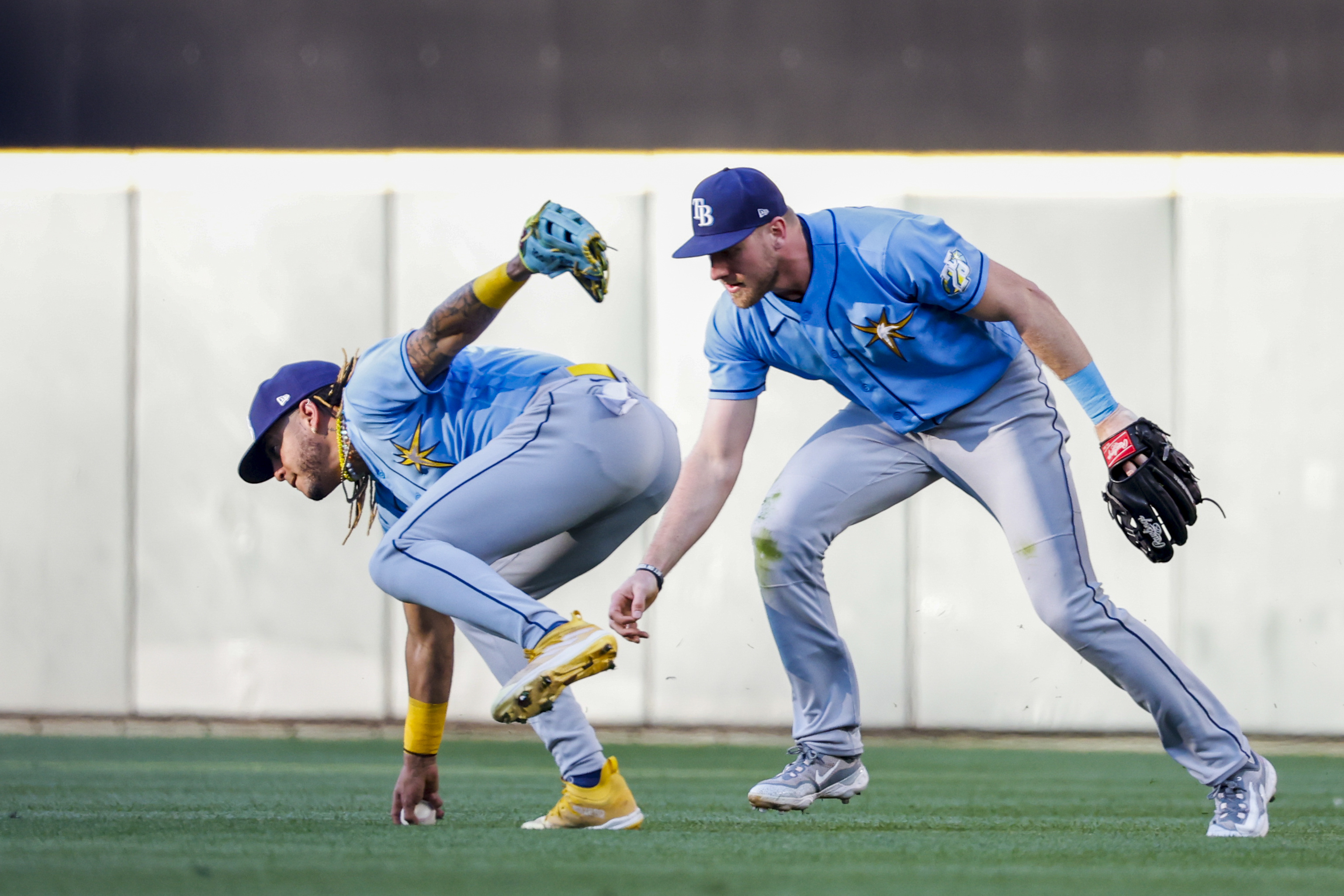 Rays score 15 unanswered runs to rally for 15-4 win over sinking Mariners