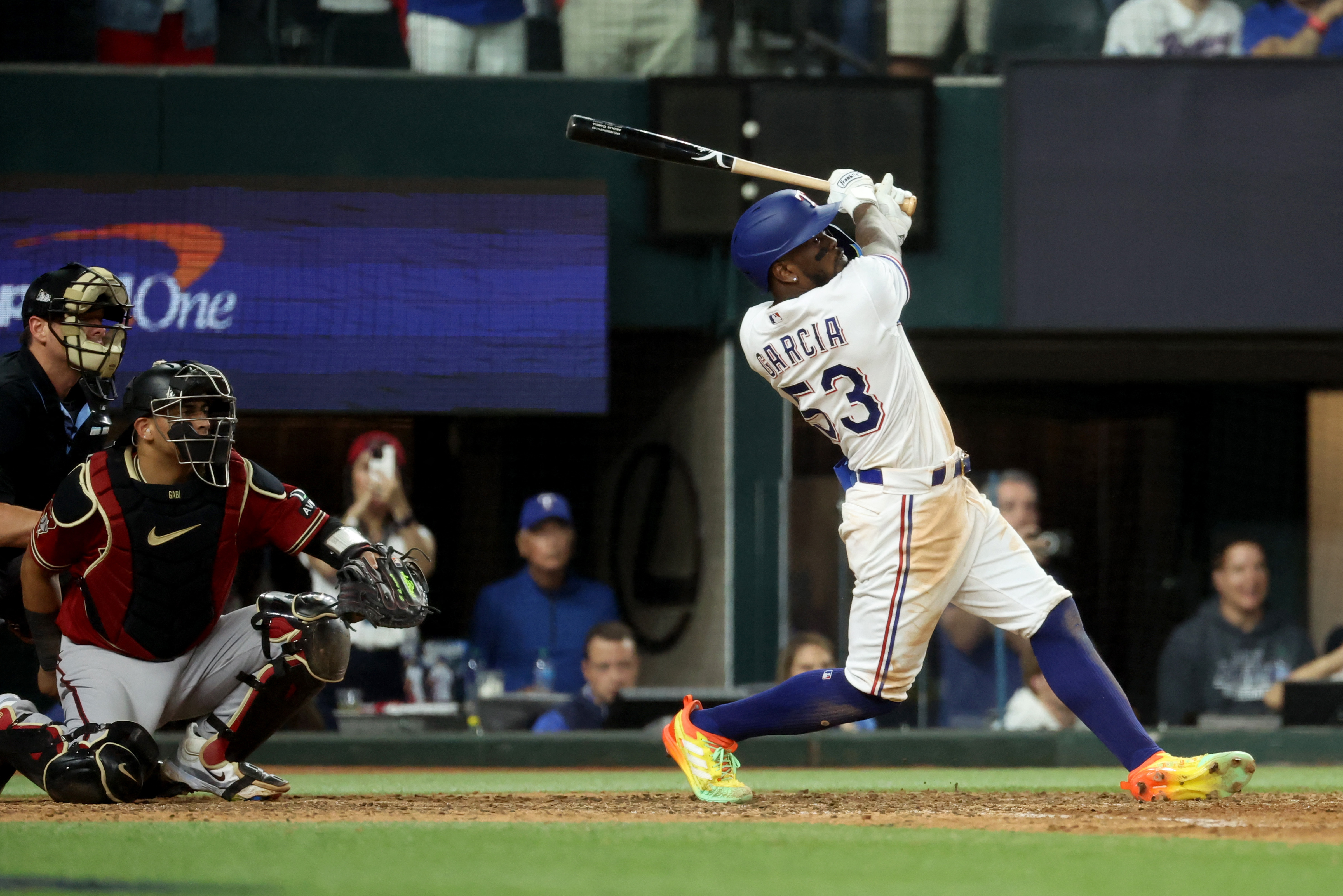 ＭＬＢ＝レンジャーズがサヨナラでＷシリーズ先勝、ガルシア決勝弾