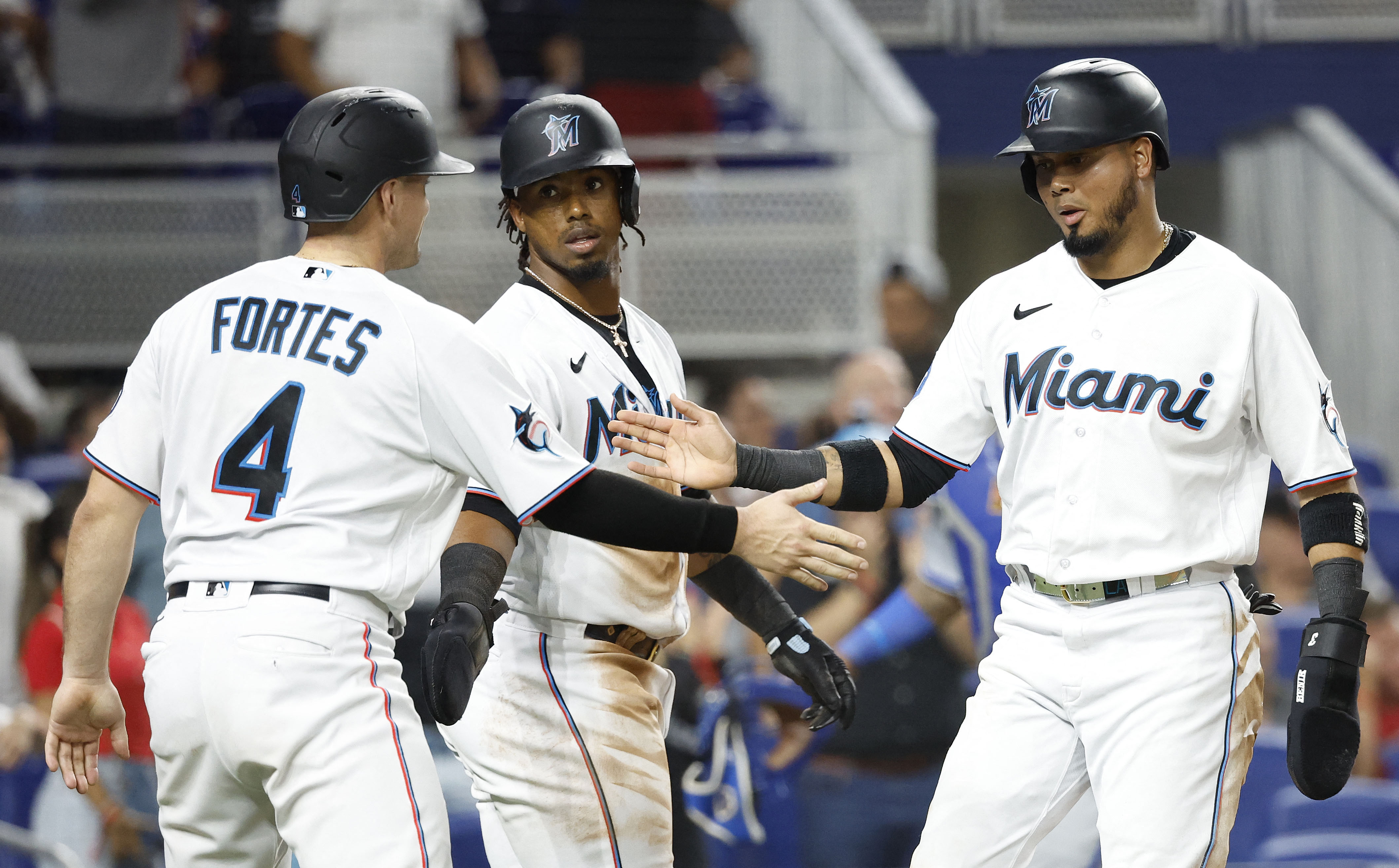 Which Kansas City Royals have also played for Miami Marlins? MLB