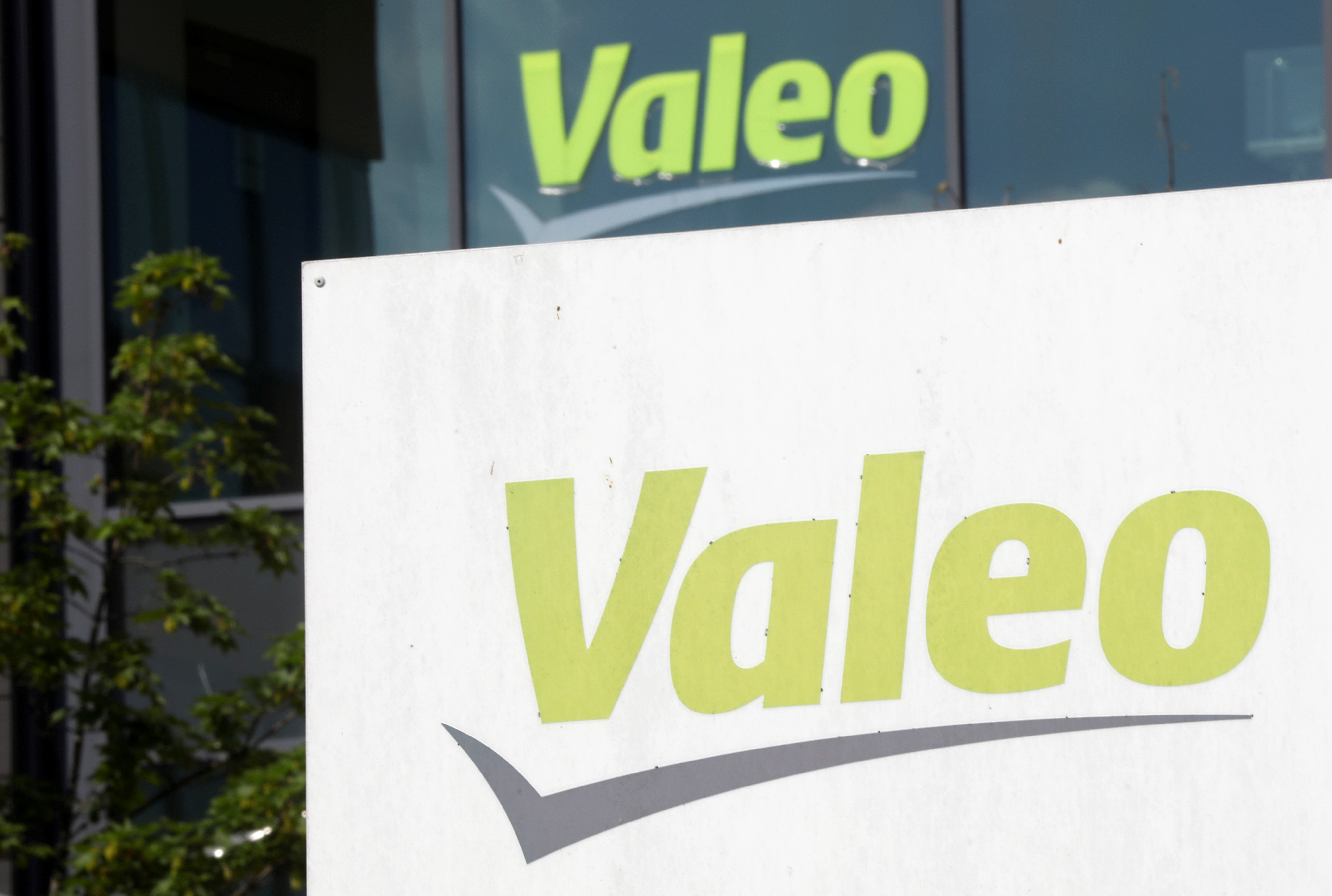 France's Valeo partners with California's ZutaCore on data centers cooling  system