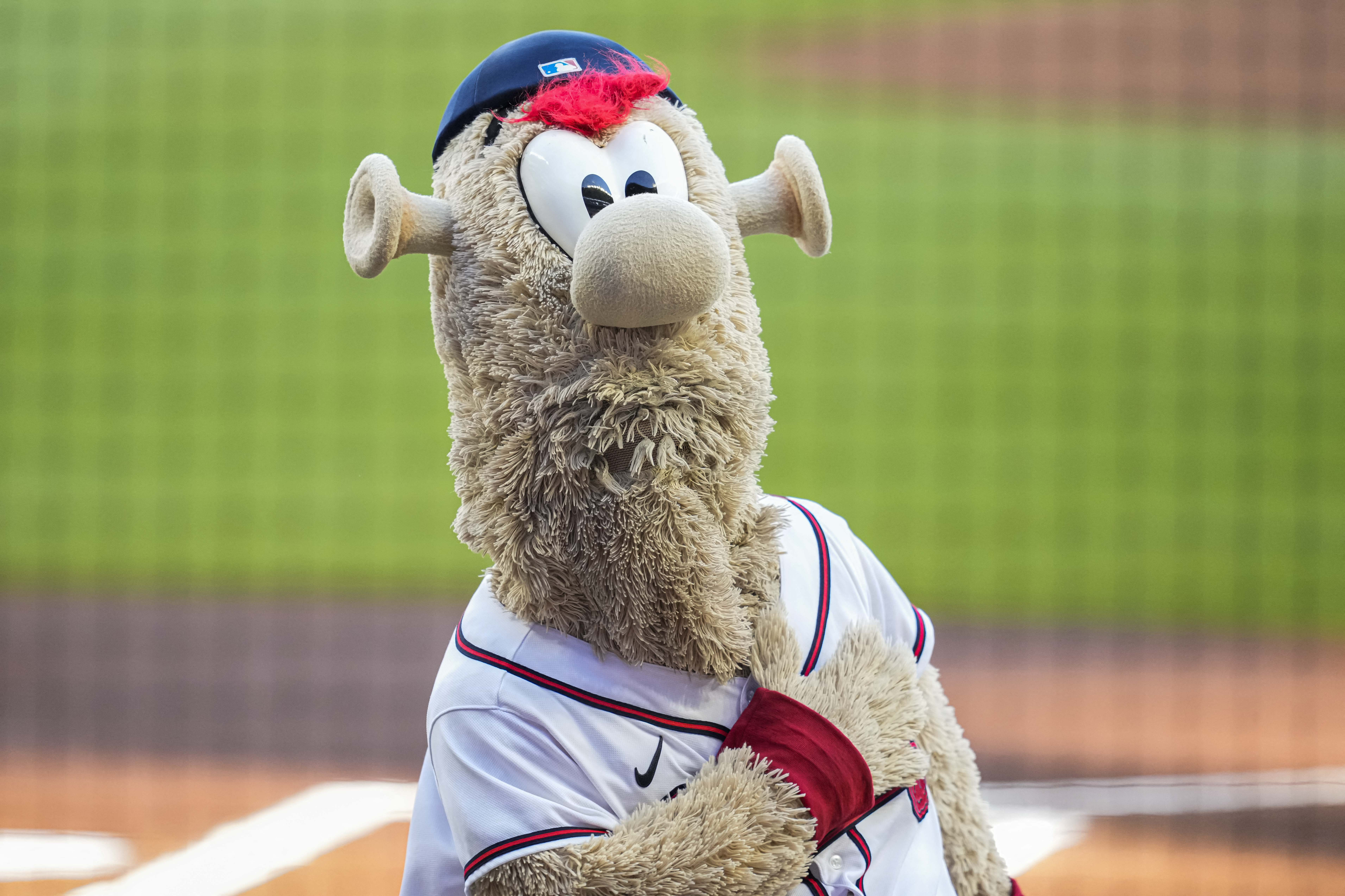 Braves mascot Blooper's latest prank on Manny Machado was a 3-day