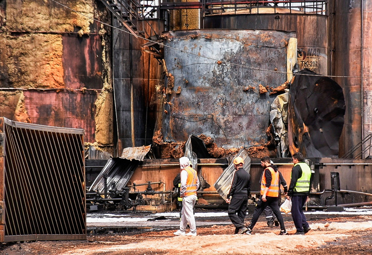 Argentine Oil Workers Strike After Refinery Explosion Kills Three | Reuters