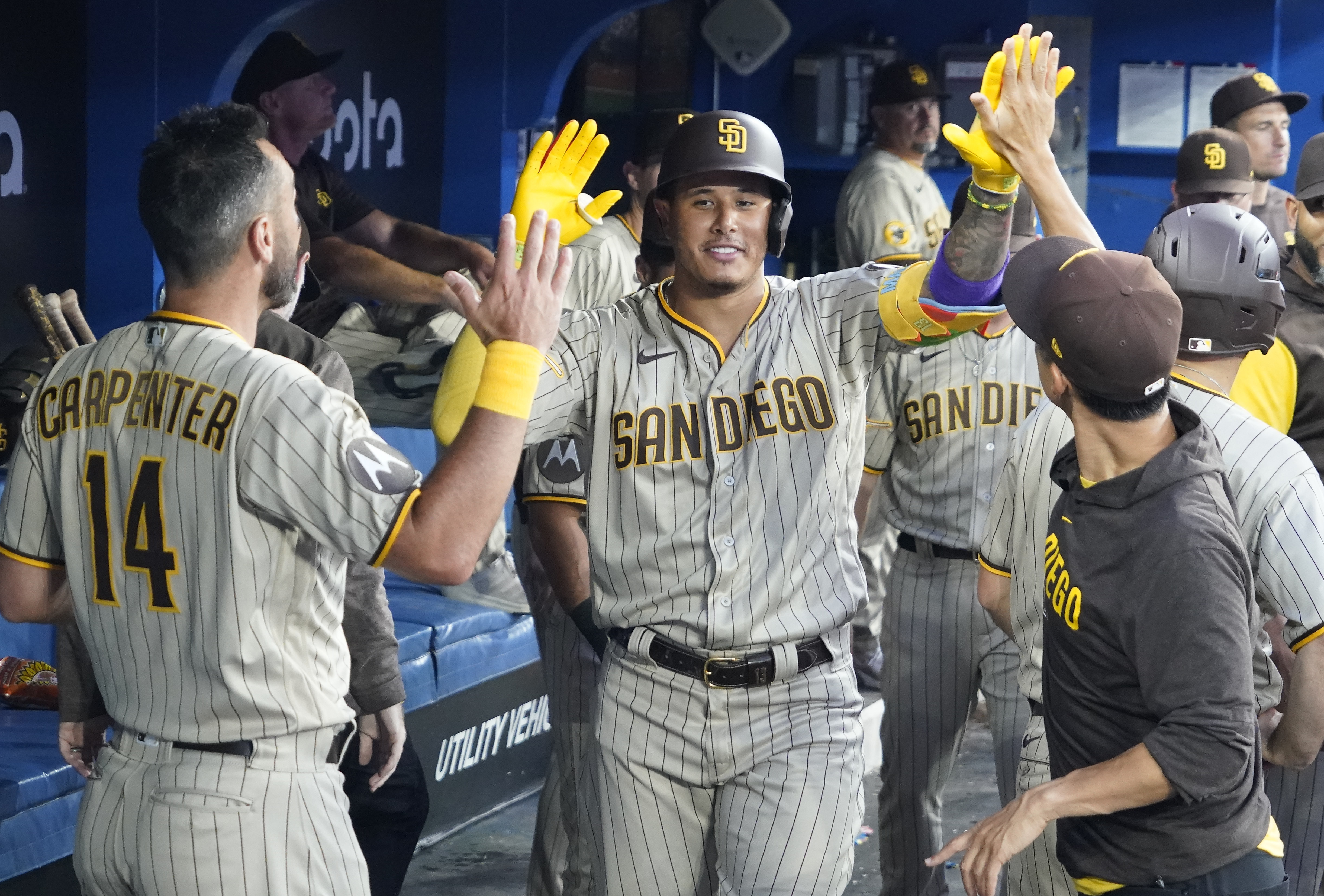 Juan Soto, Padres pummel Blue Jays