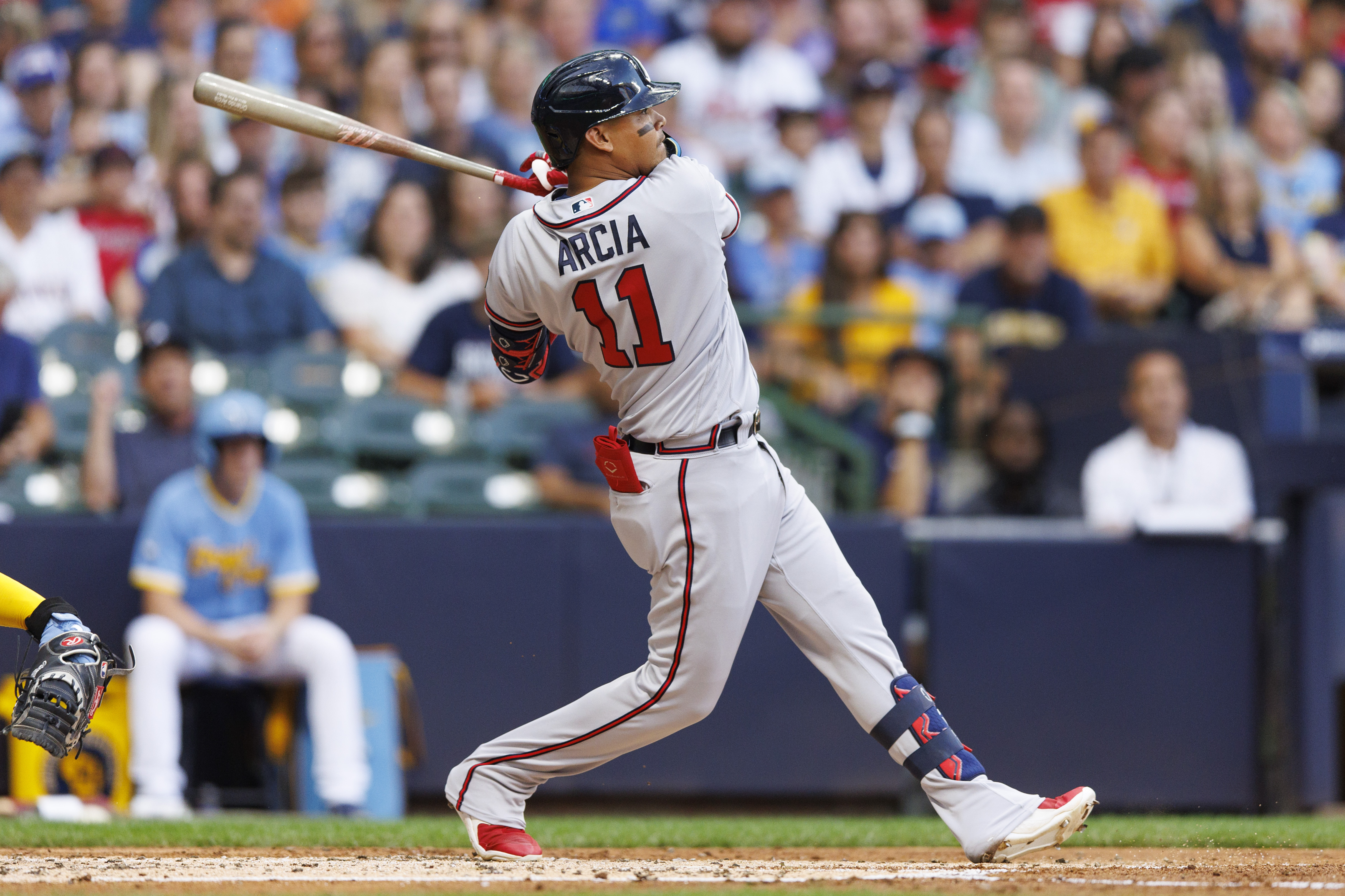 Home runs help Braves defeat Brewers