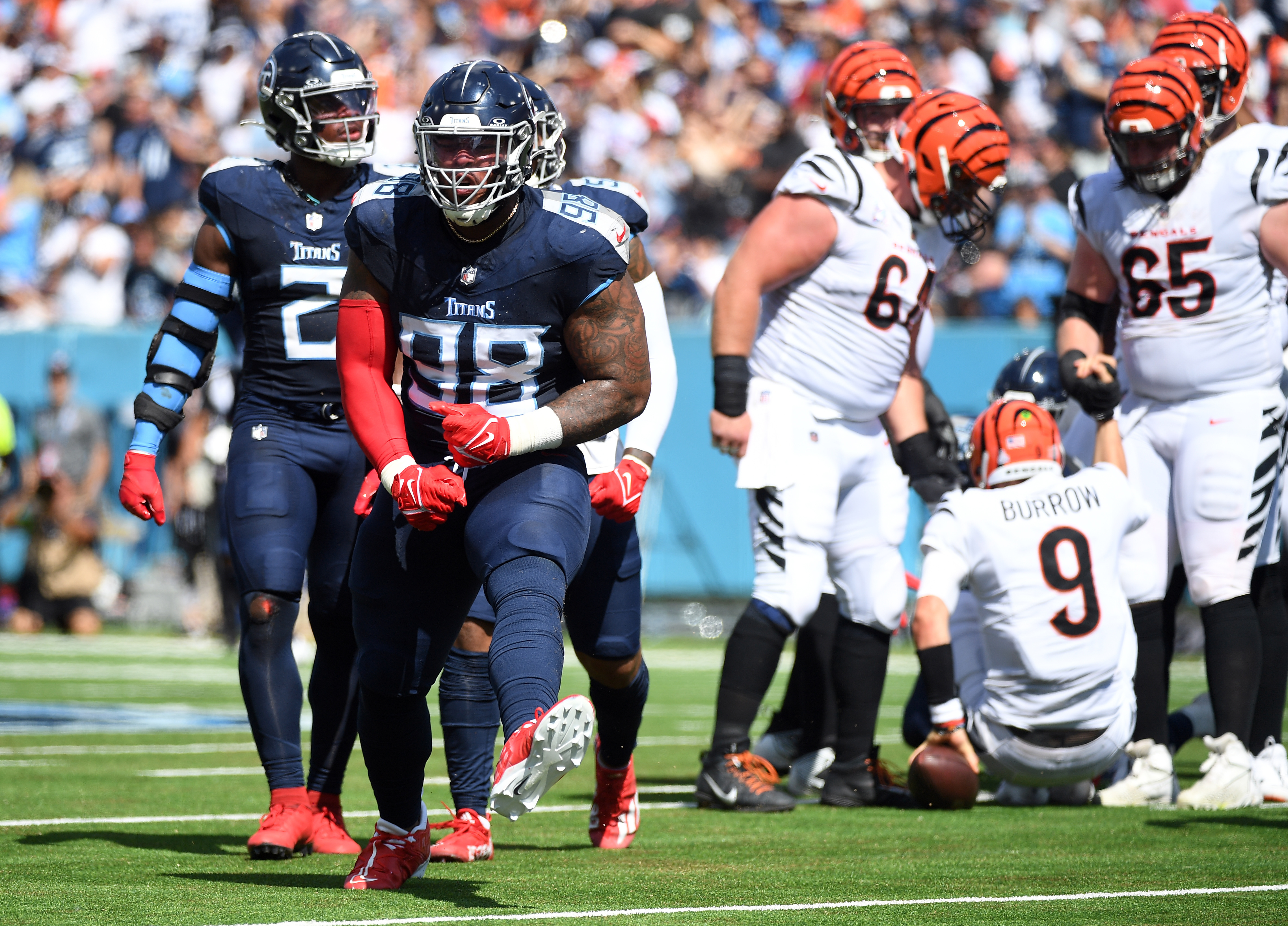 Titans rout Burrow, Bengals 