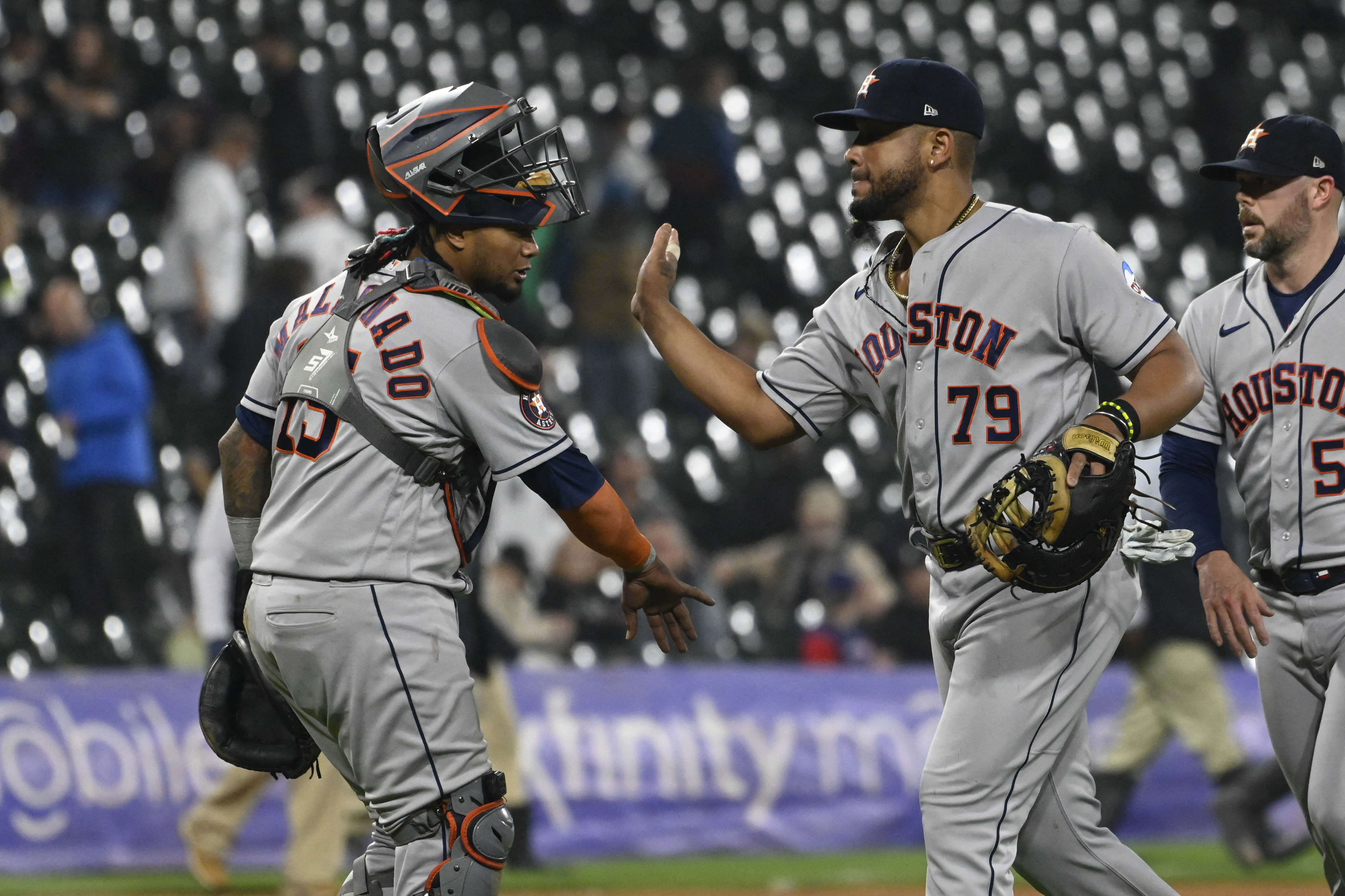 Chicago White Sox defeat the Astros, 1-0, to earn their first