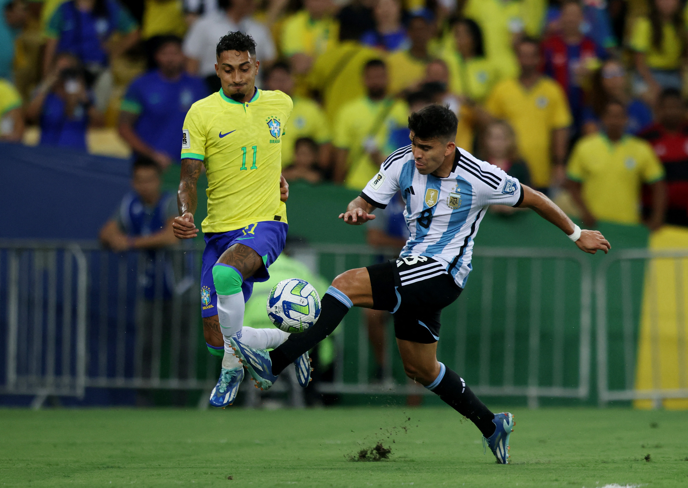 Argentina hand Brazil third straight loss after crowd trouble at Maracana