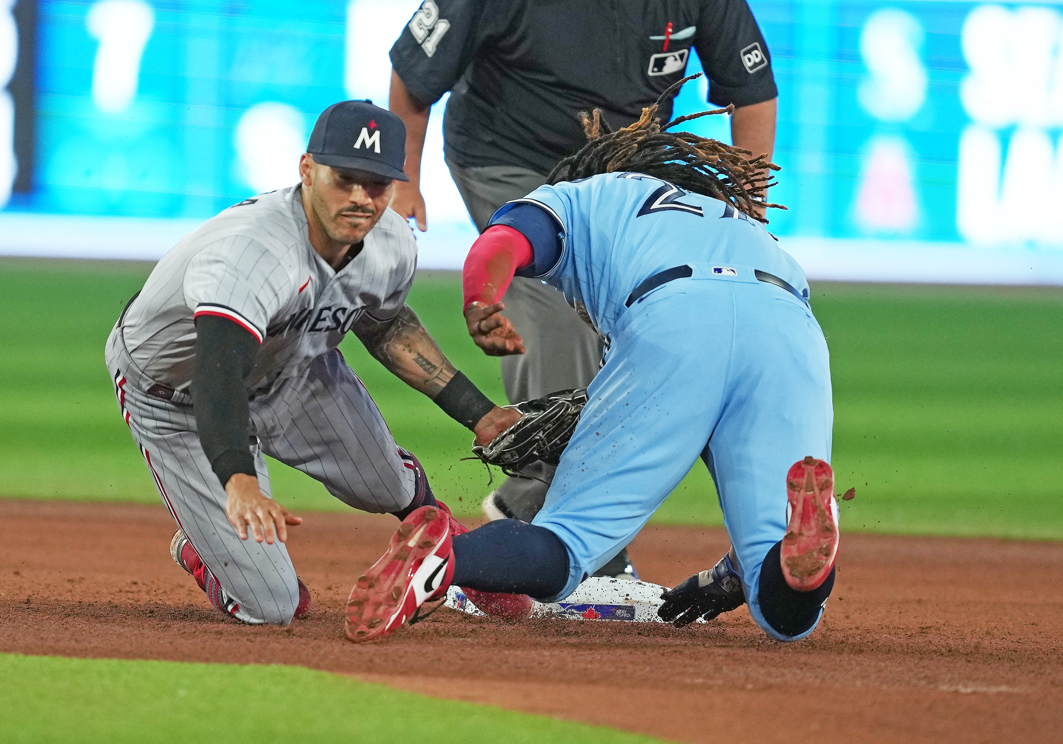 Michael A. Taylor knocks in all 3 runs as Twins beat Jays in 10