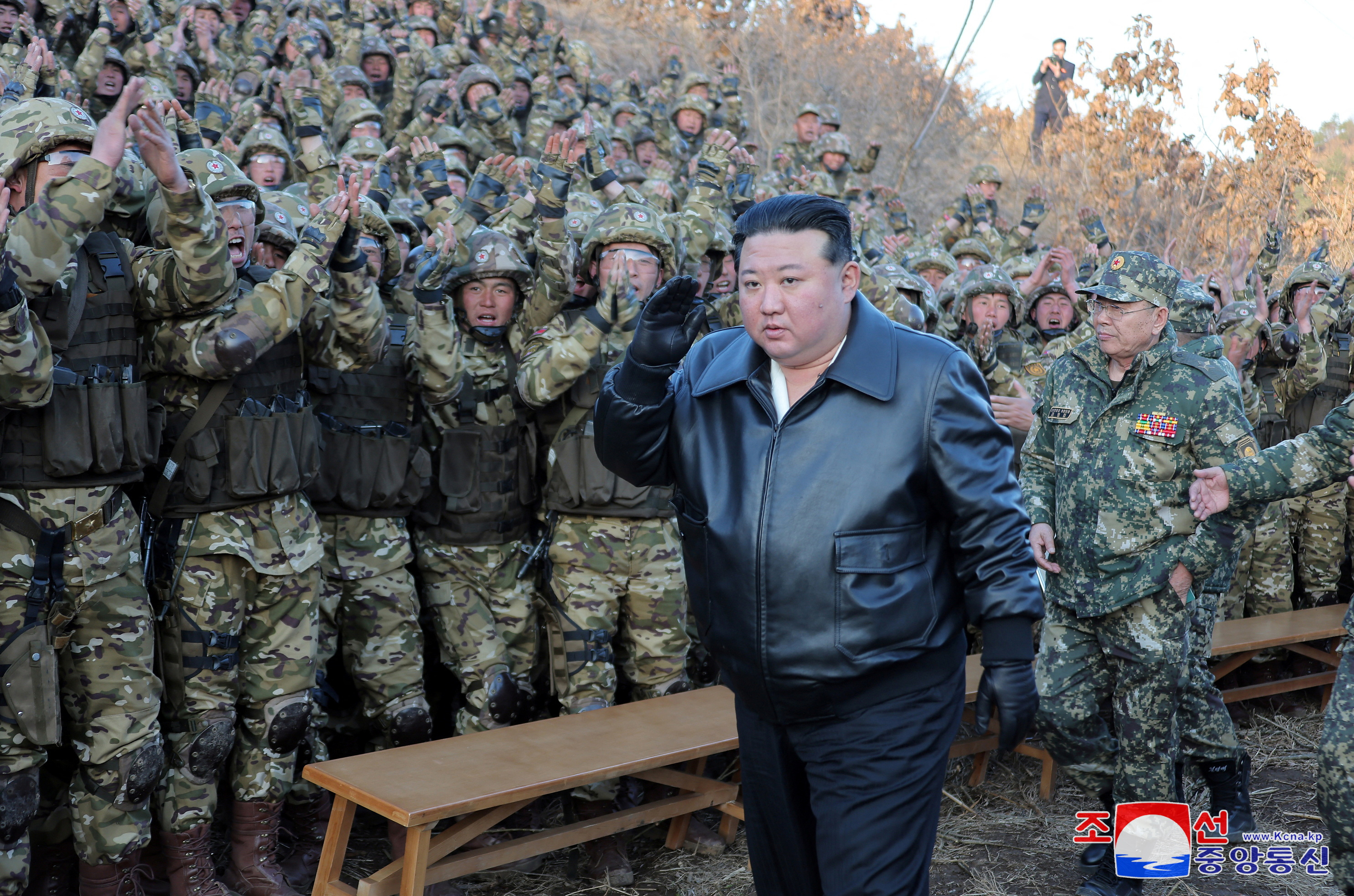北朝鮮の金総書記、軍事訓練視察　戦争準備強化を指示＝ＫＣＮＡ
