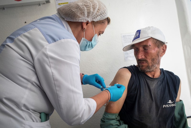 Homeless people get vaccinated in Saint Petersburg