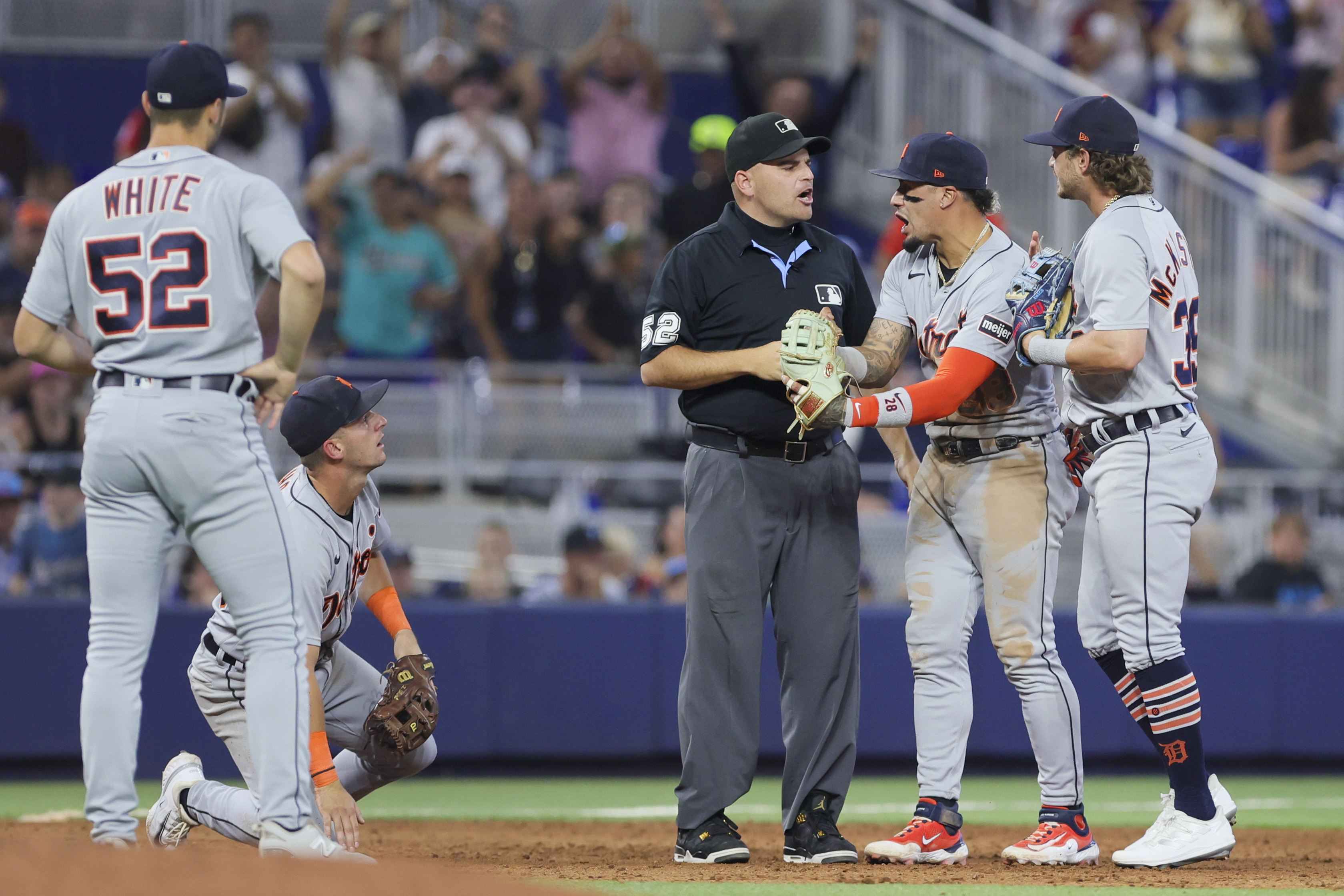 Marlins Nation - Garrett Cooper missed a day due to a reaction to the COVID  vaccine. Glad to see you back, Garrett 💪 #MLB #Marlins #GarrettCooper