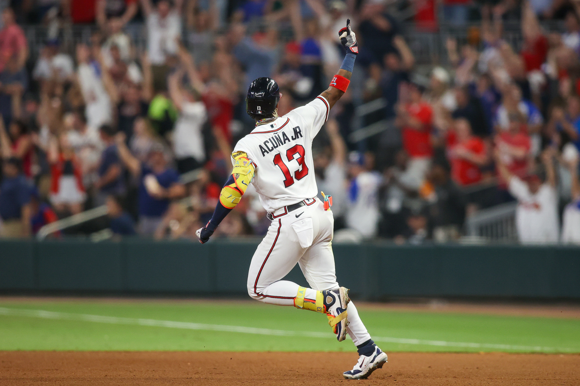 Braves escape six-run hole, stun Cubs 7-6