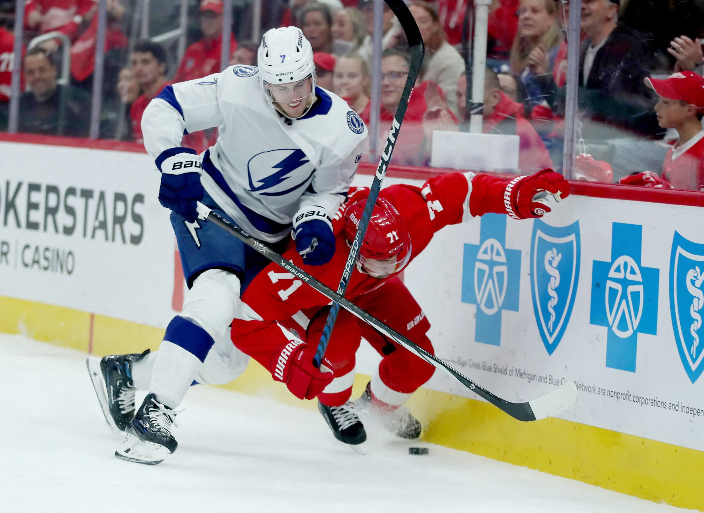 Alex DeBrincat scores twice, powers Red Wings past Lightning - The Rink  Live