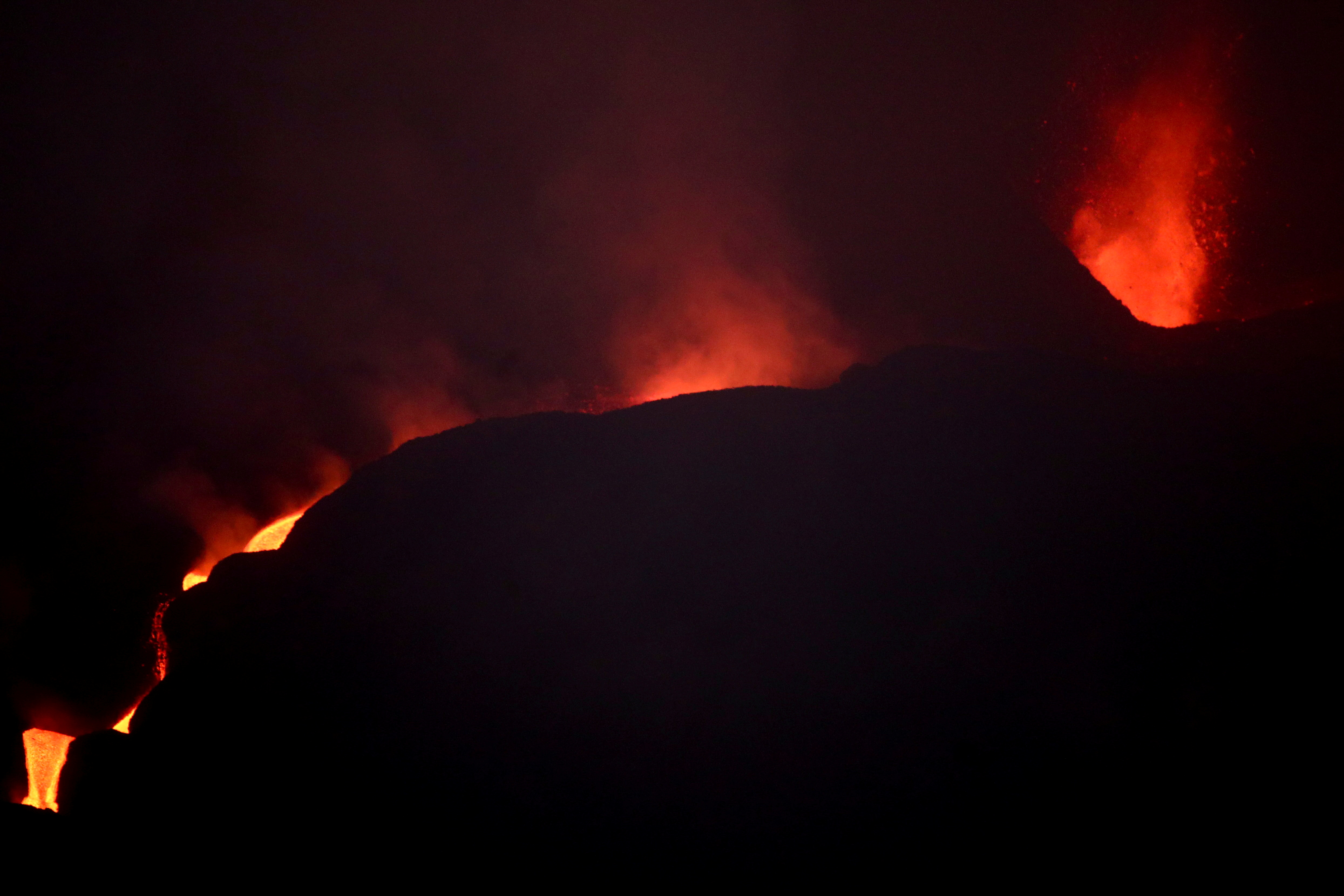 El volcán Cumbre Vieja sigue en erupción en España