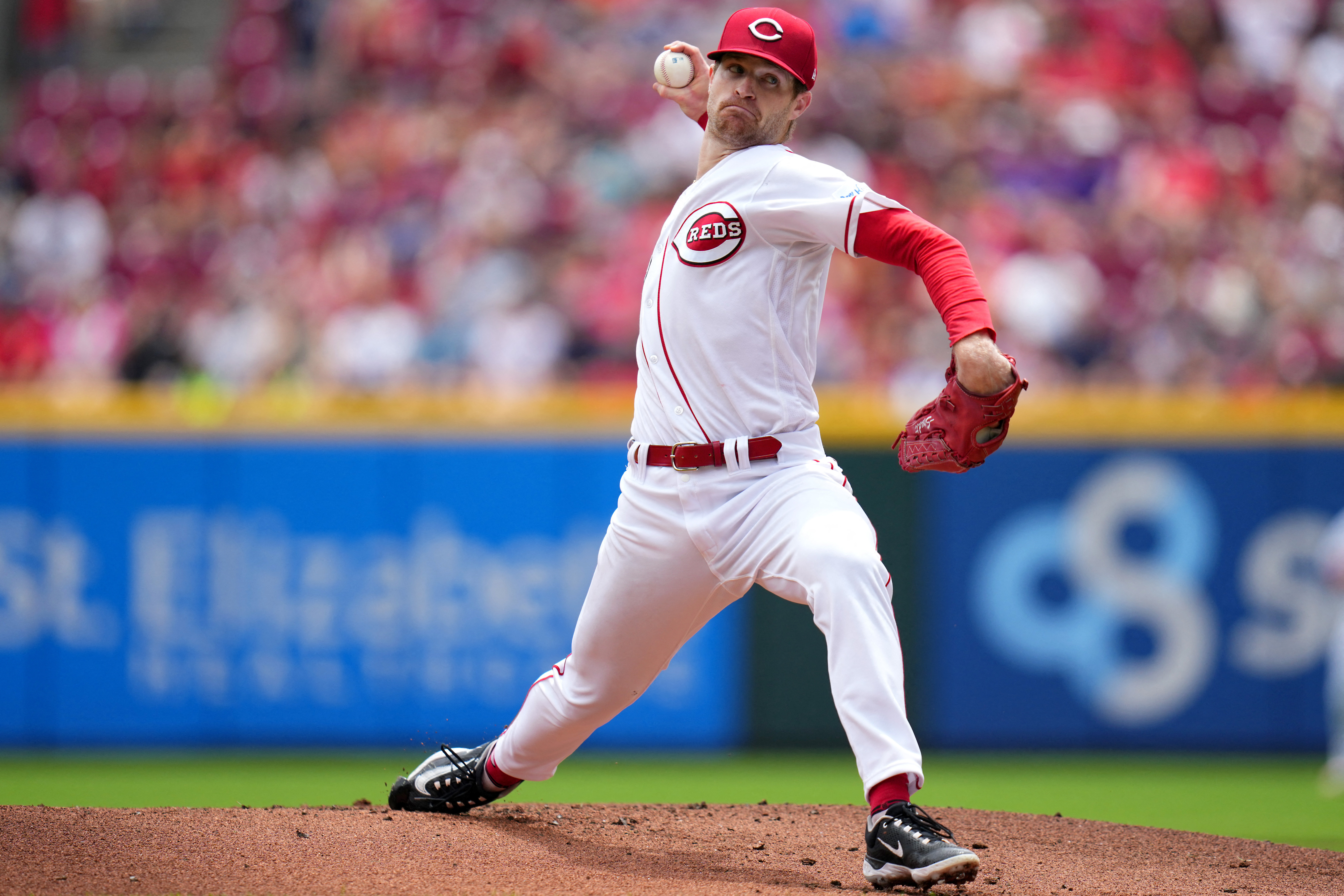 Reds lose another one-run game, fall to Braves 7-6