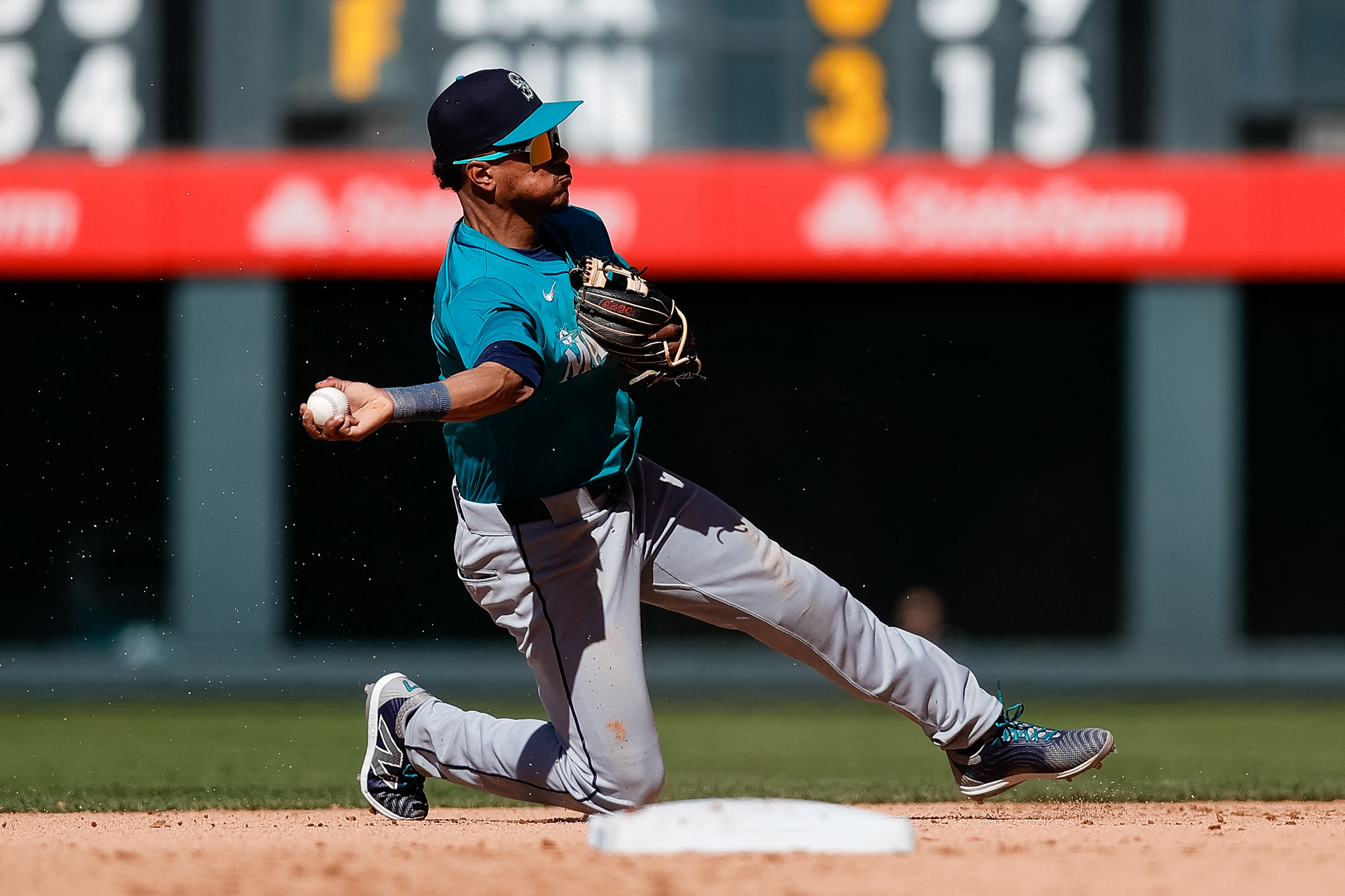 Rockies edge Mariners in 10 innings in Game 1 of DH | Reuters