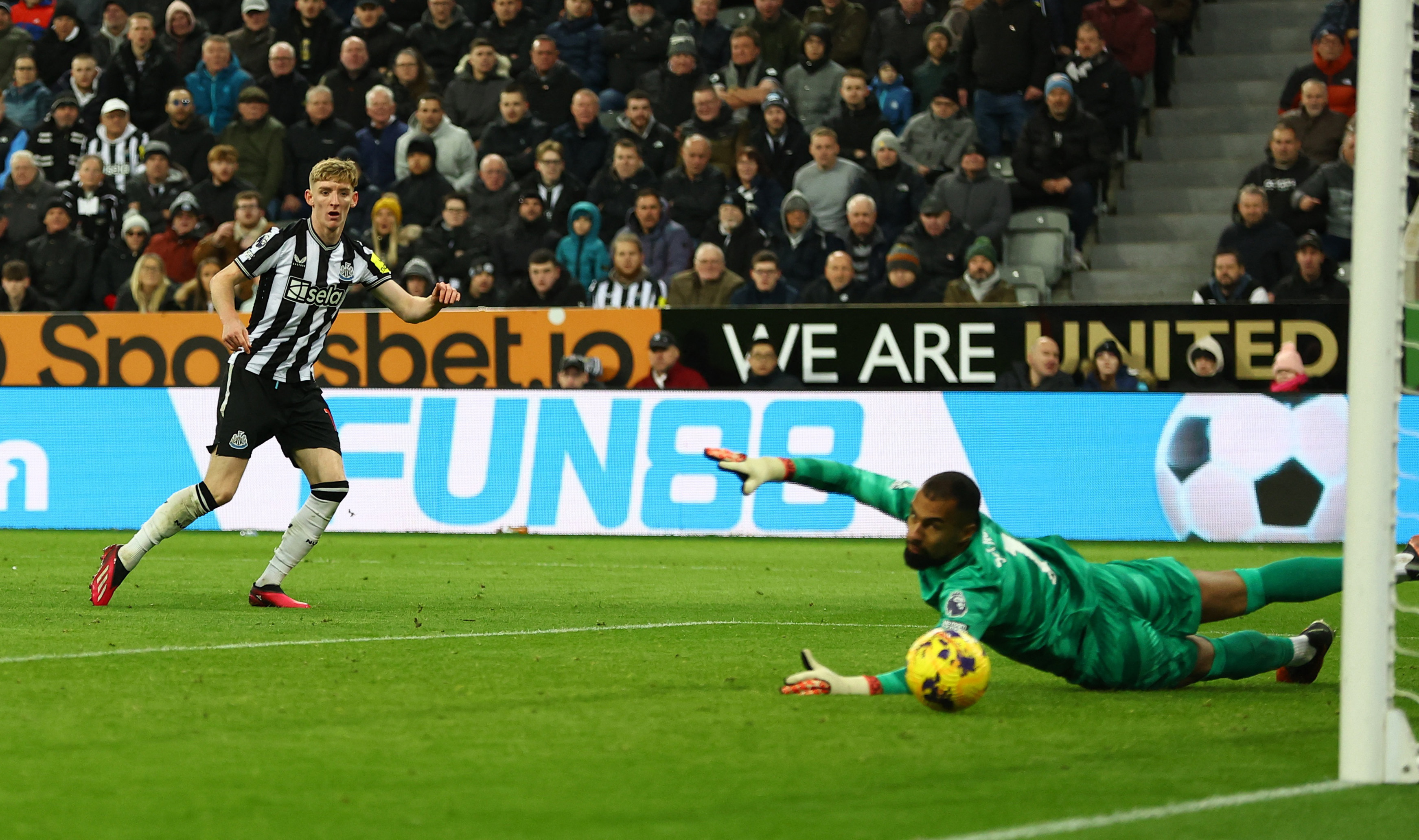 Haaland hits new record, but Man City lose top spot to Arsenal | Reuters