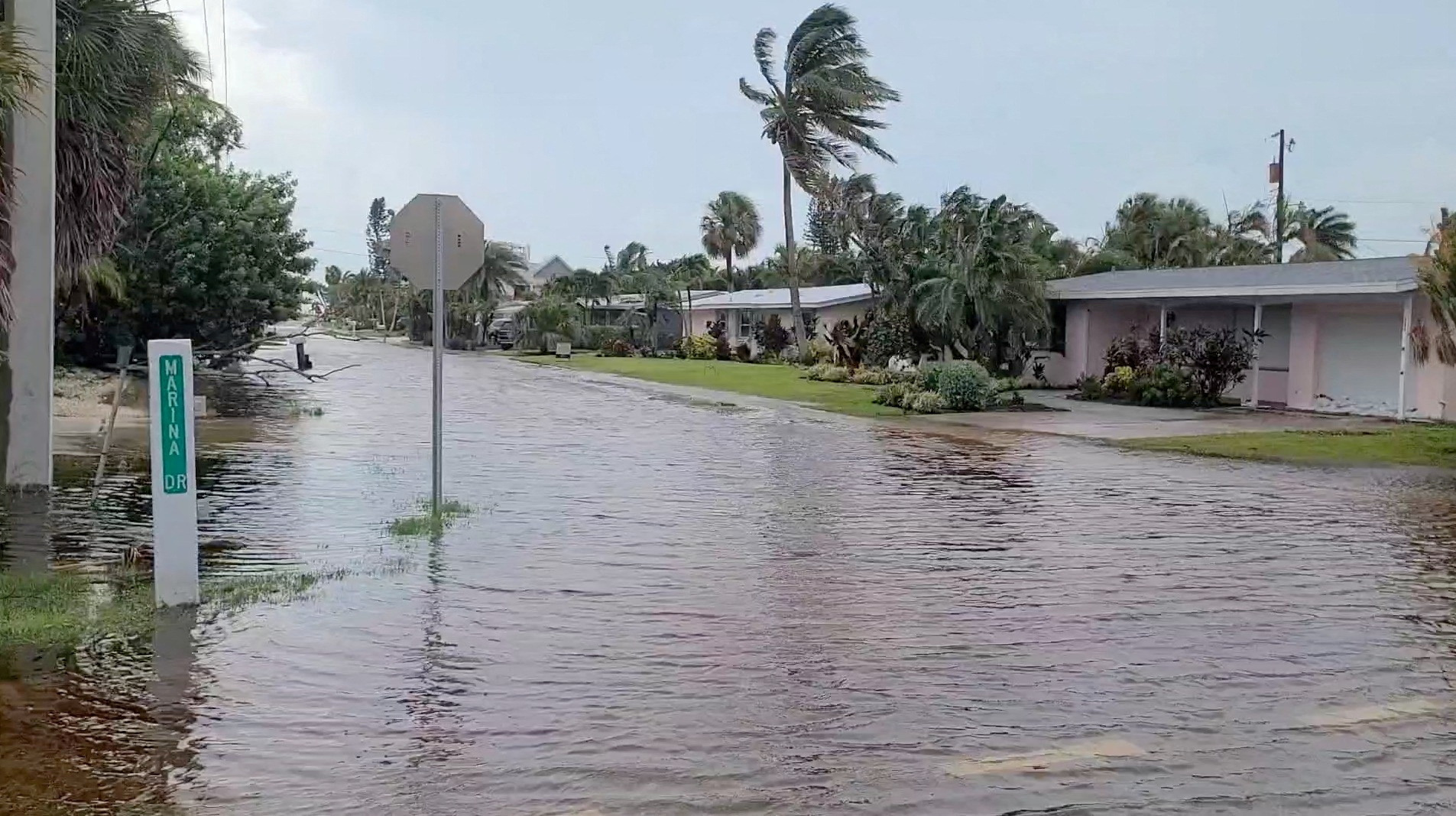 Debby, Now A Tropical Storm, Soaks Northern Florida | Reuters