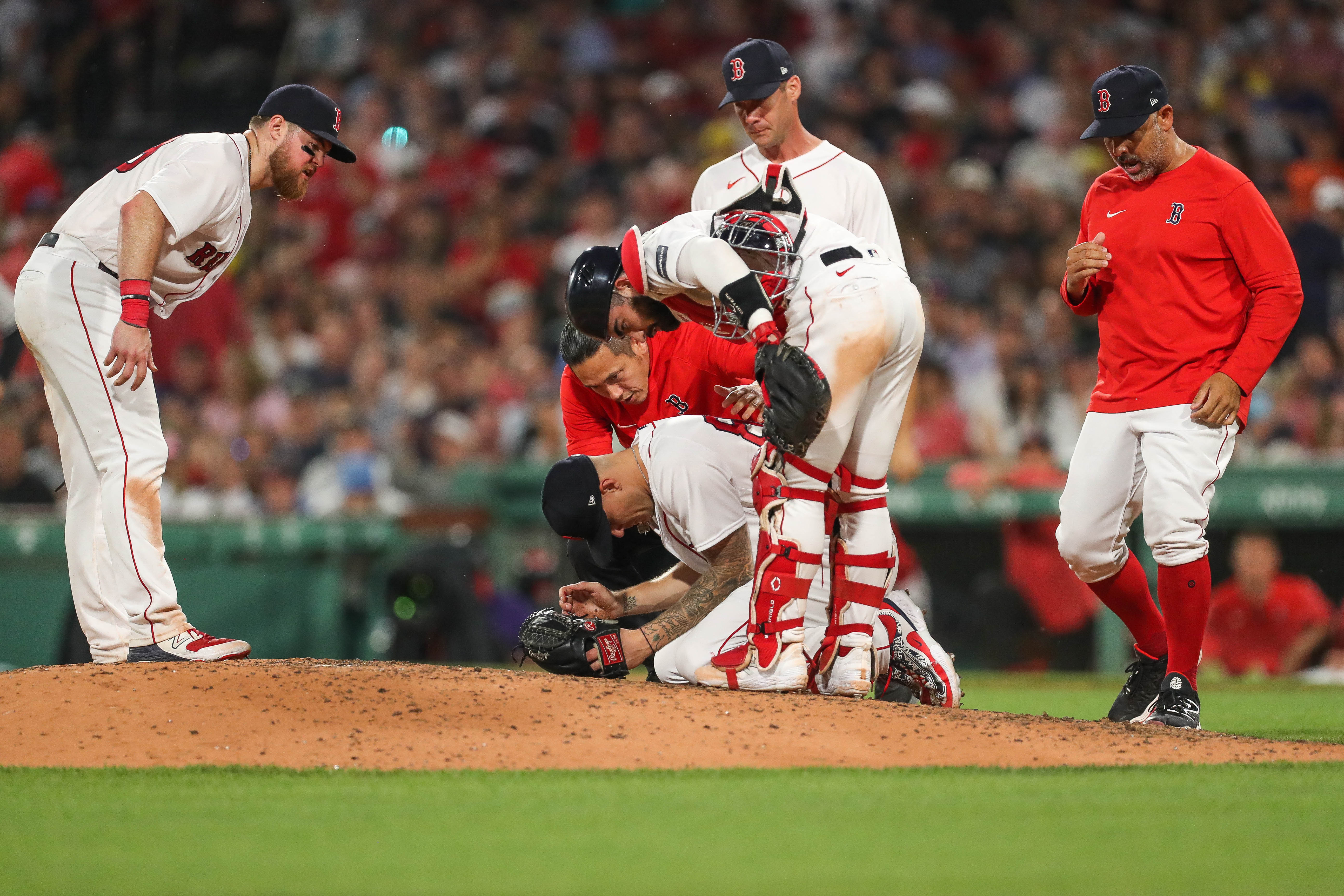 Justin Turner homers twice as Red Sox rout Yankees