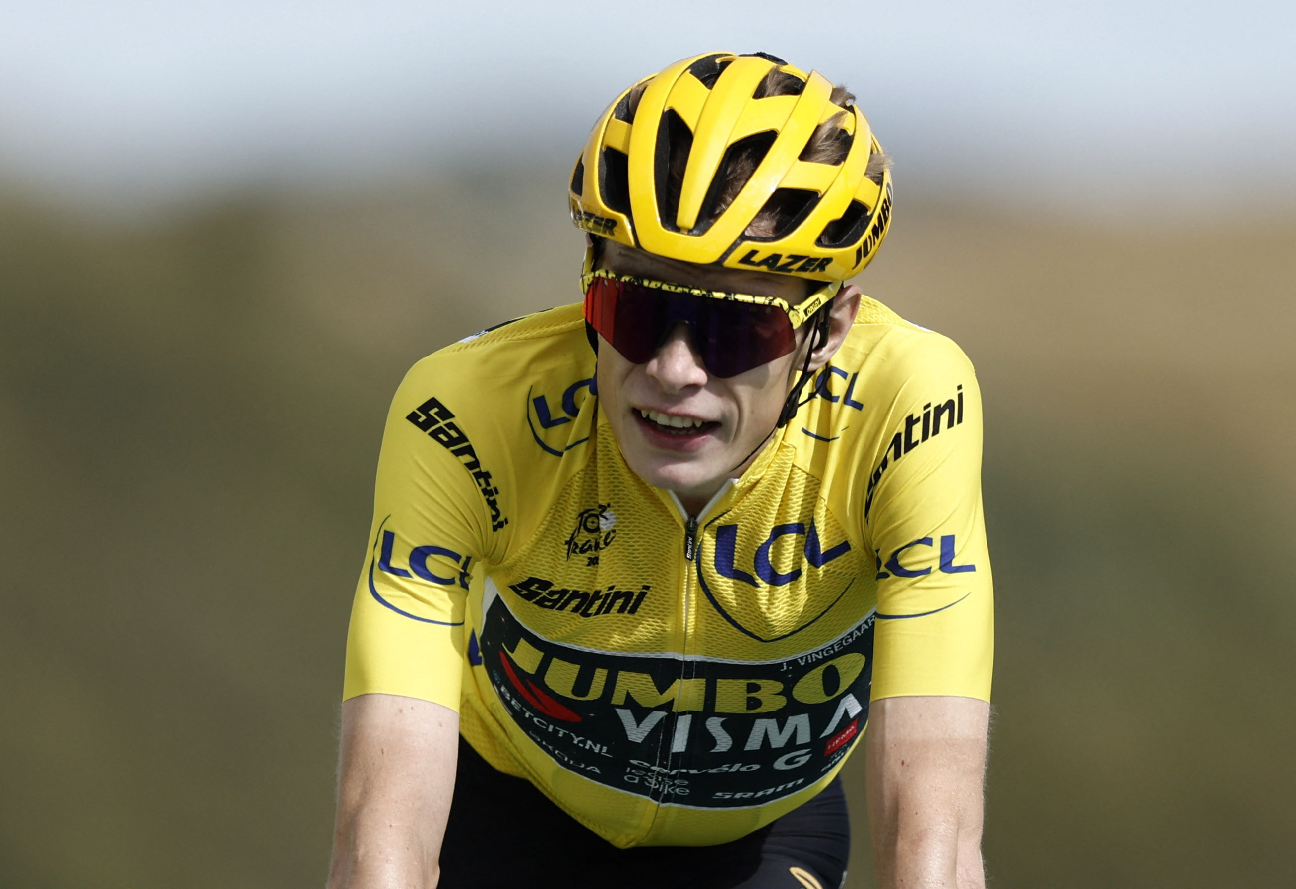 Jonas Vingegaard defends title in 'amazing' Tour de France