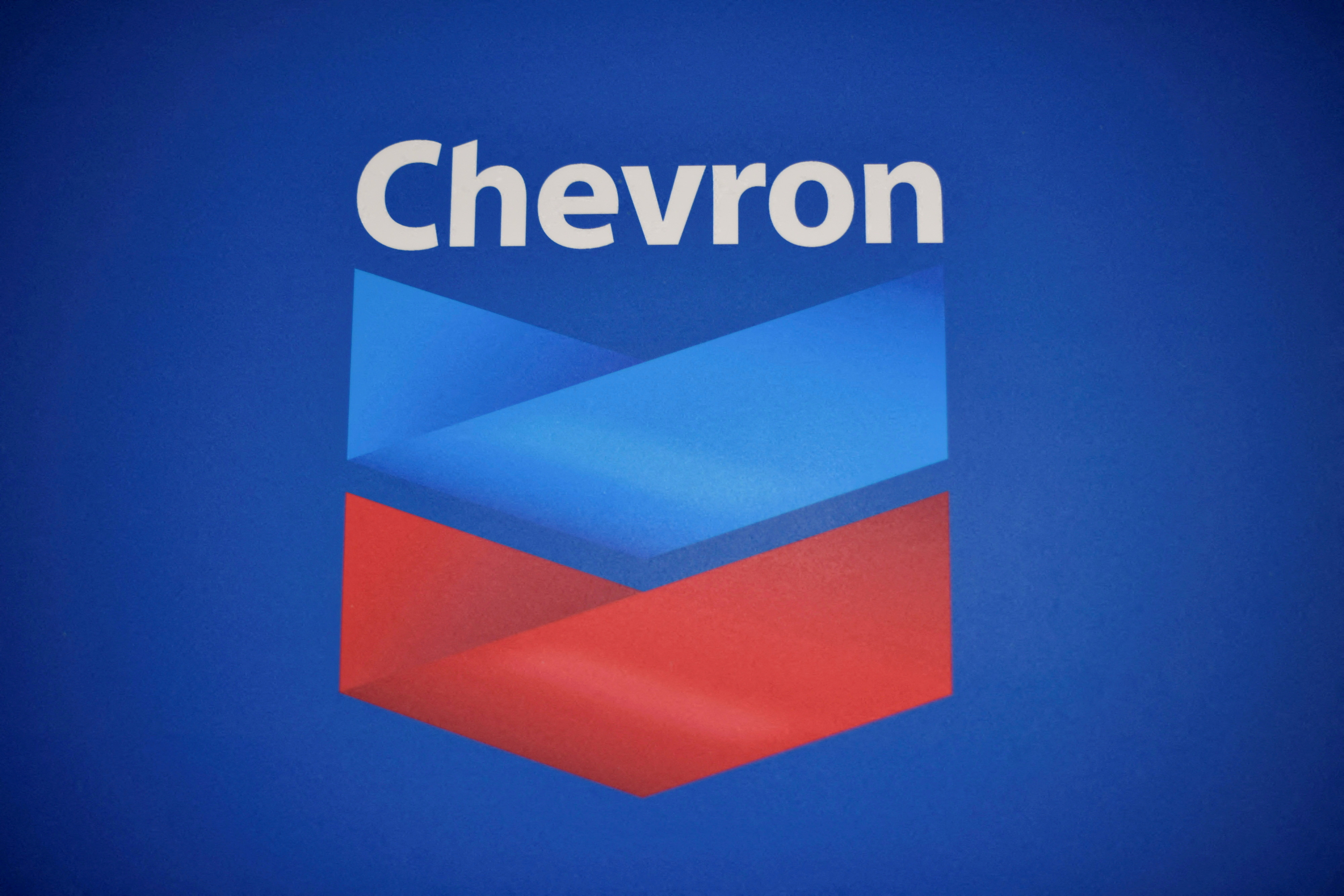 Chevron y los sindicatos inician conversaciones de arbitraje para evitar la huelga de GNL en Australia