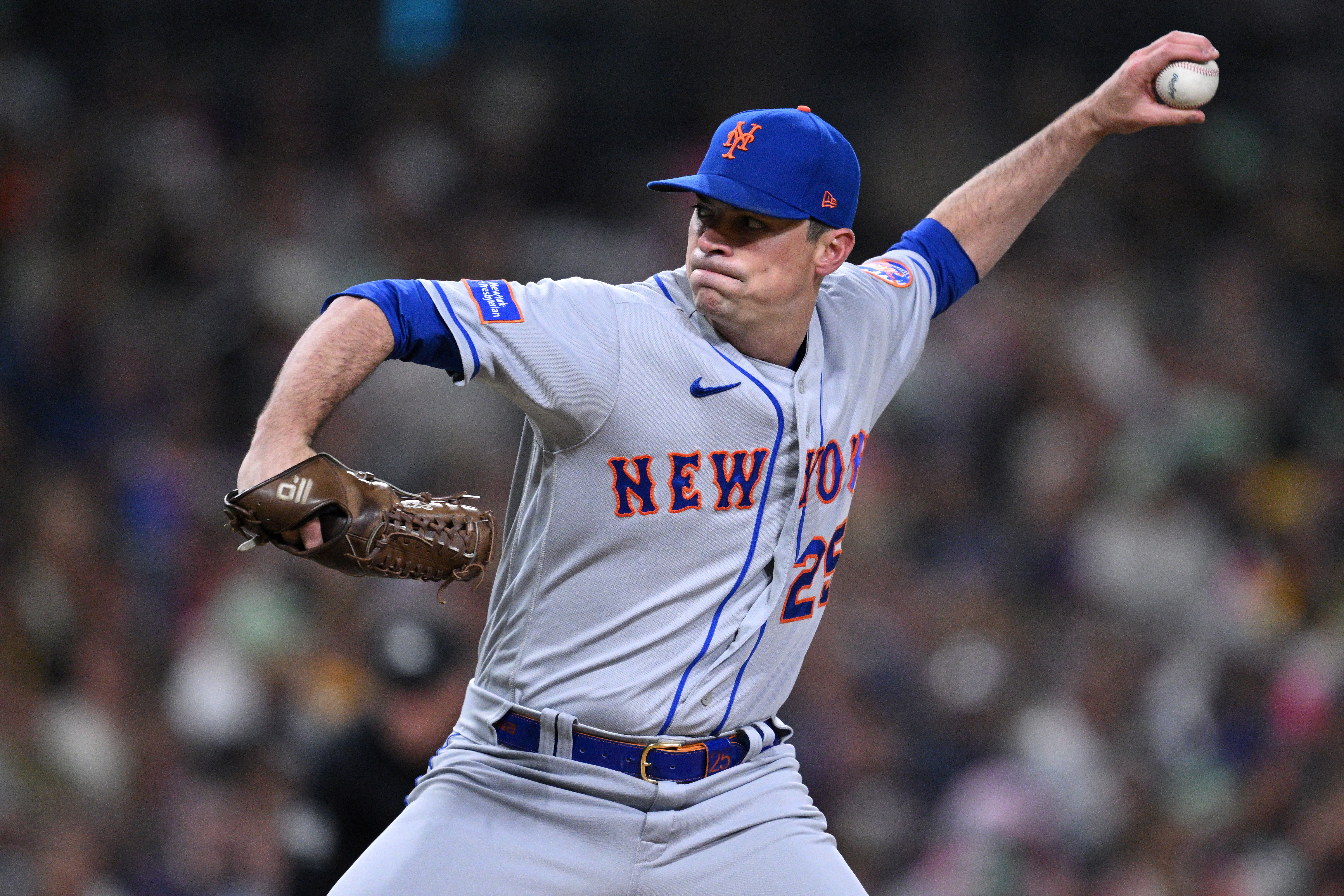 Mets score 4 in 10th inning to take series opener over Padres