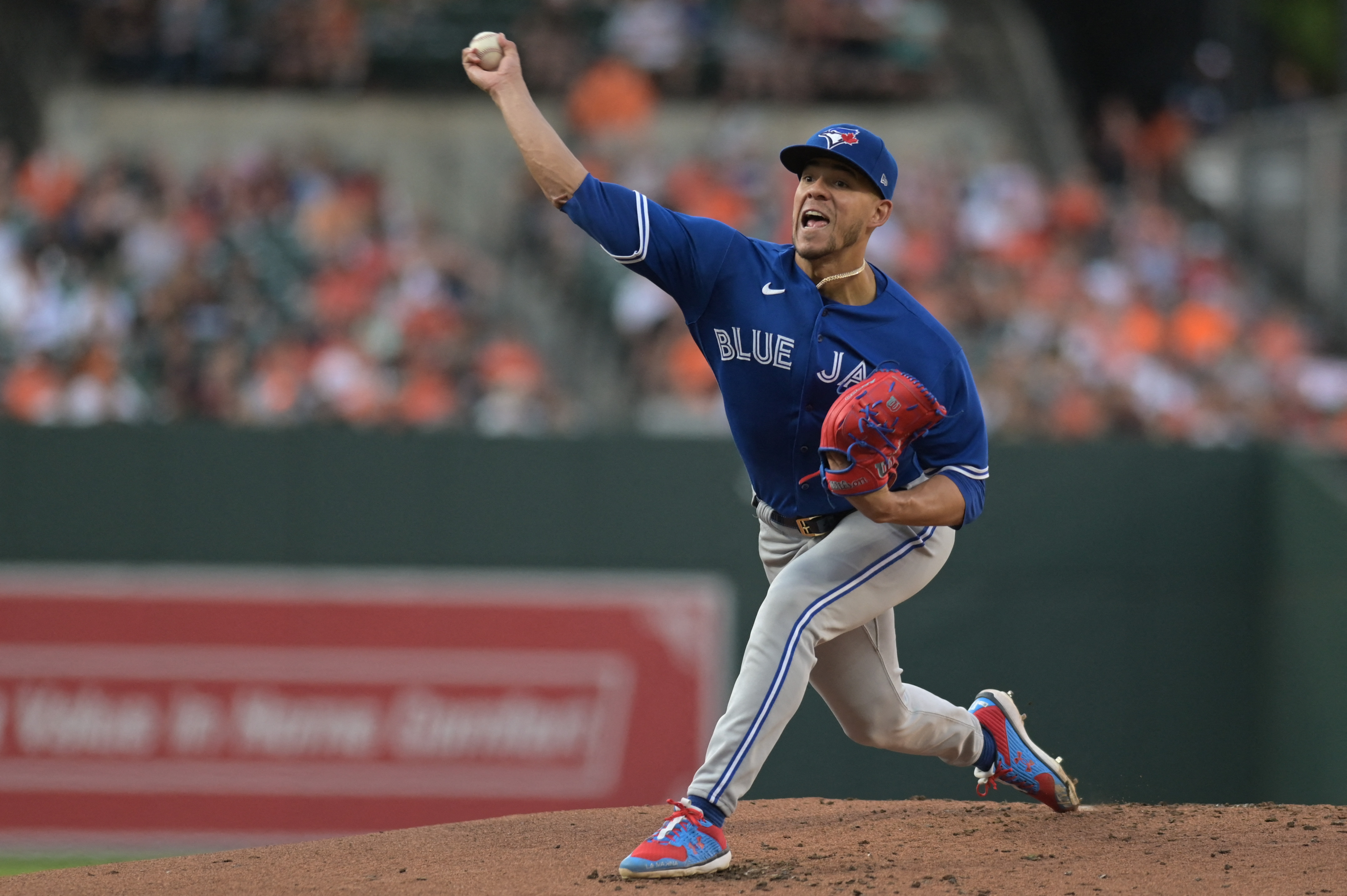 Jays' Jose Berrios flirts with no-hitter, now 10-0 vs. O's