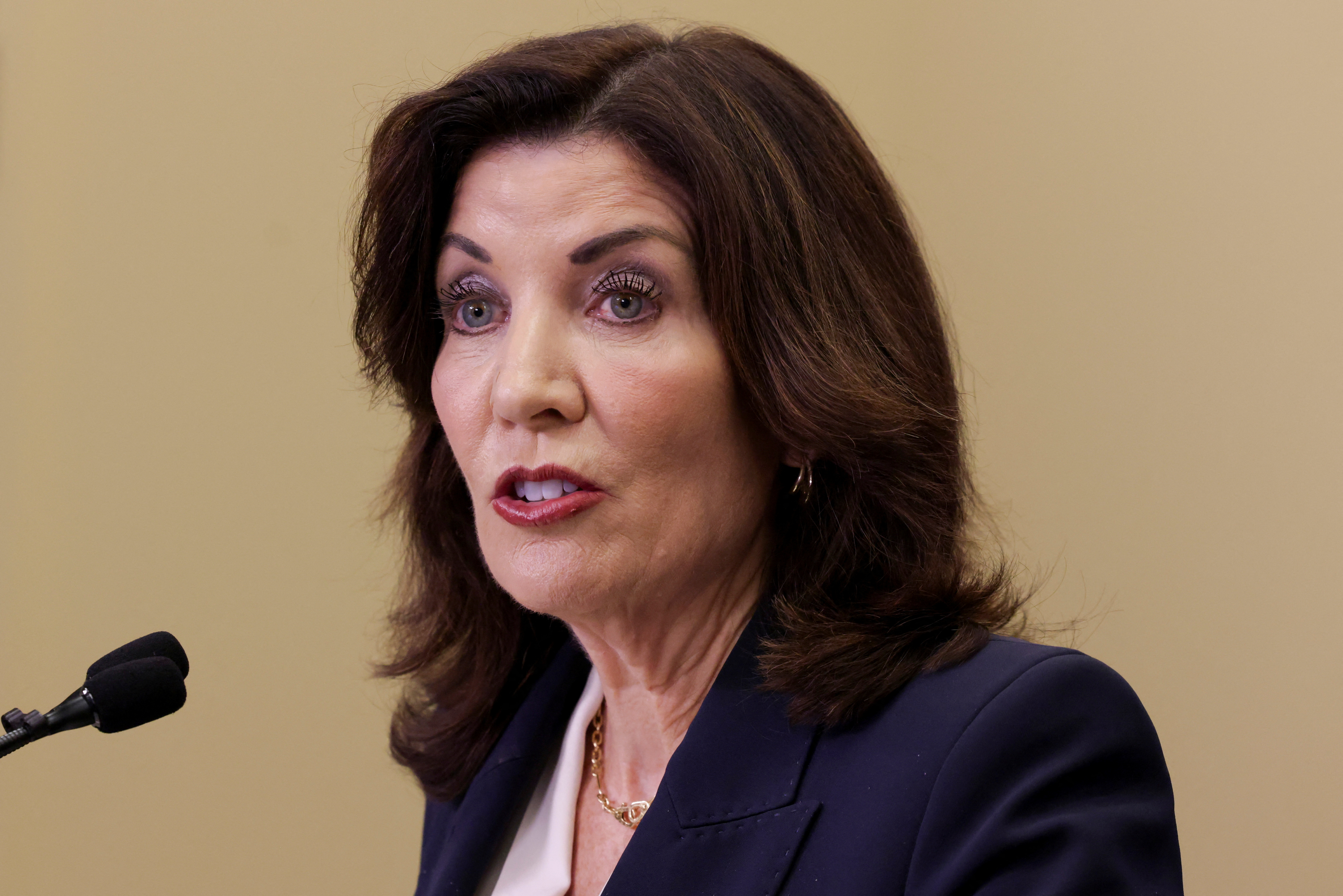 NY州知事、アダムズ市長の今後巡り協議へ 副市長4人が辞任意向