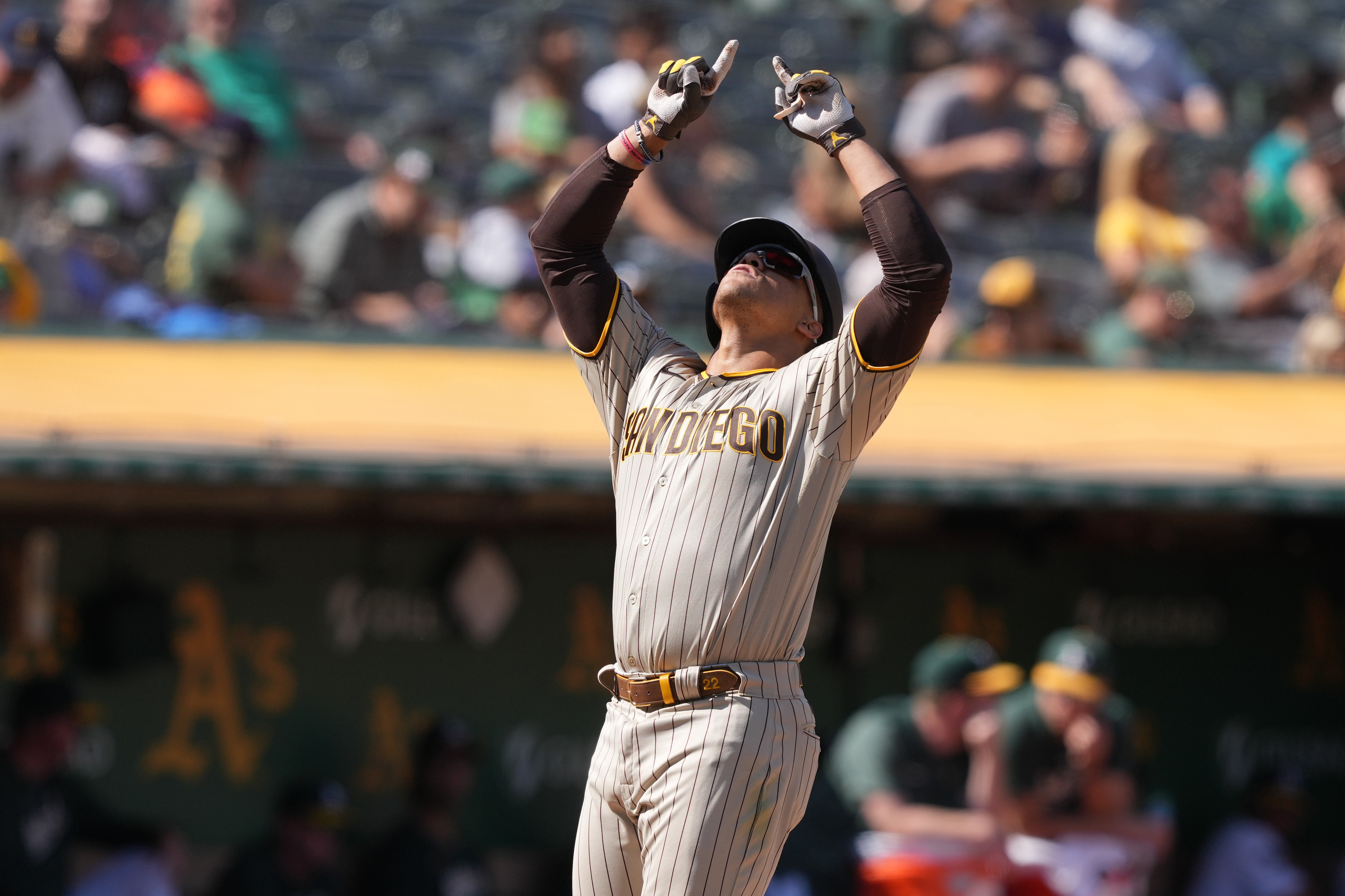 Juan Soto hits two HRs, drives in six to power Padres past A's