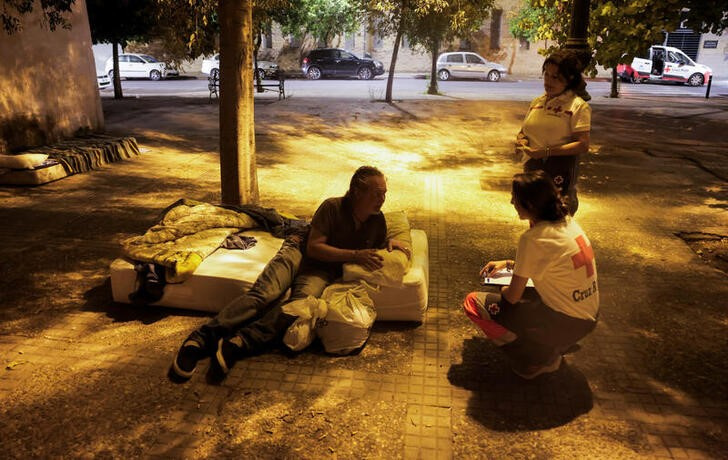 Spain experiences first official heatwave of the summer