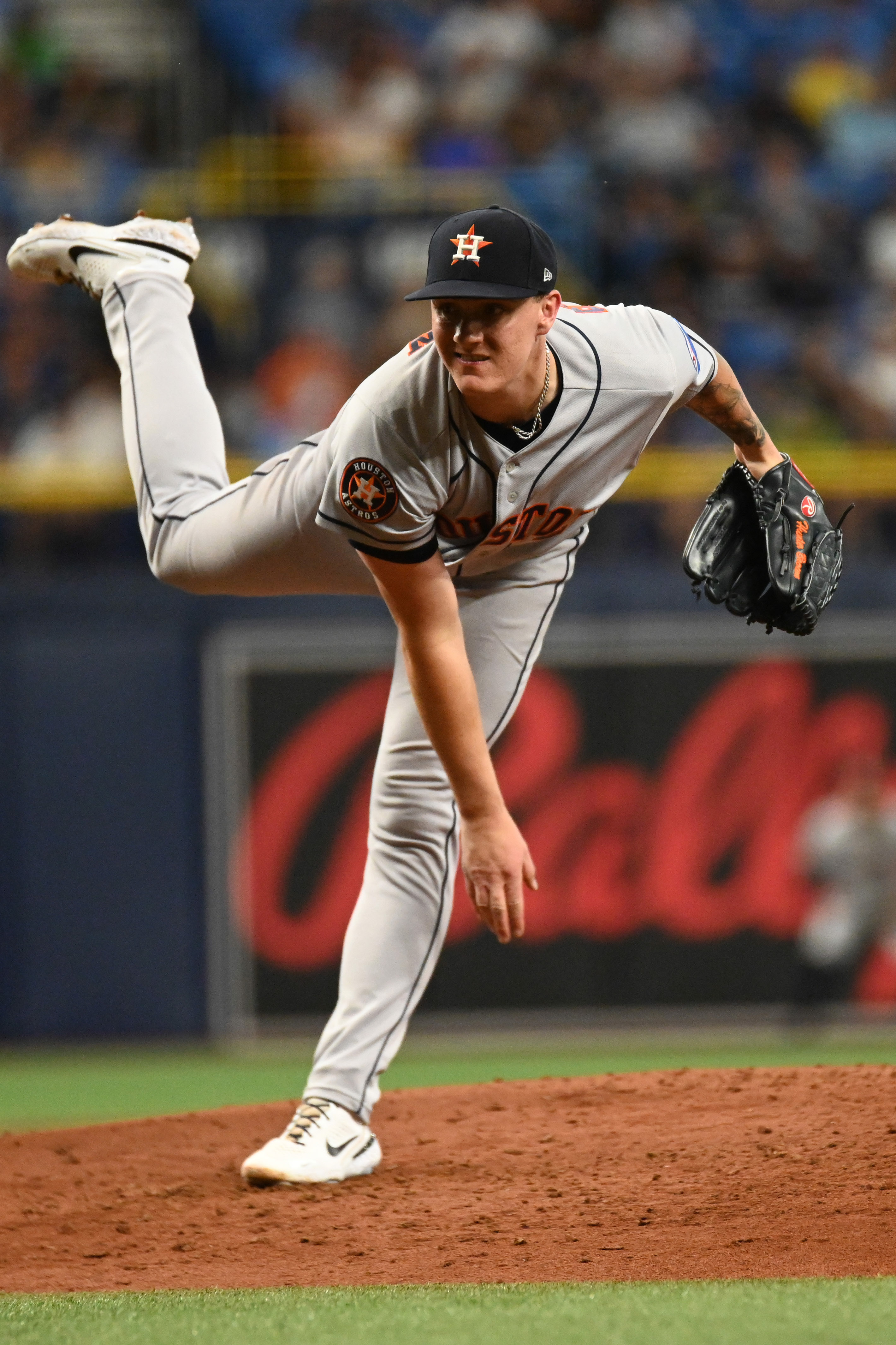 Luis Garcia exits early, but Astros still handle Giants
