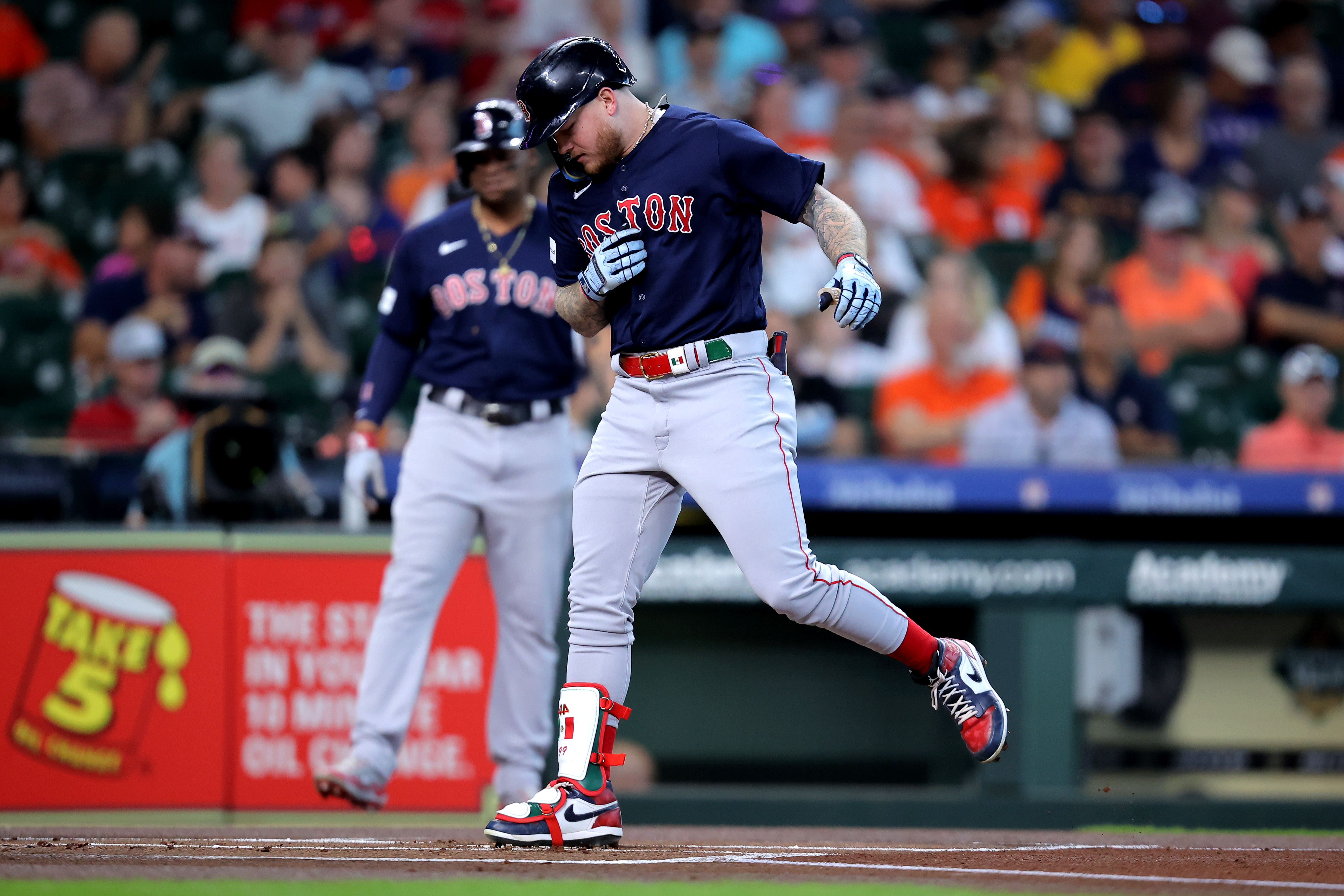 Red Sox earn series split by trouncing Astros, 17-1
