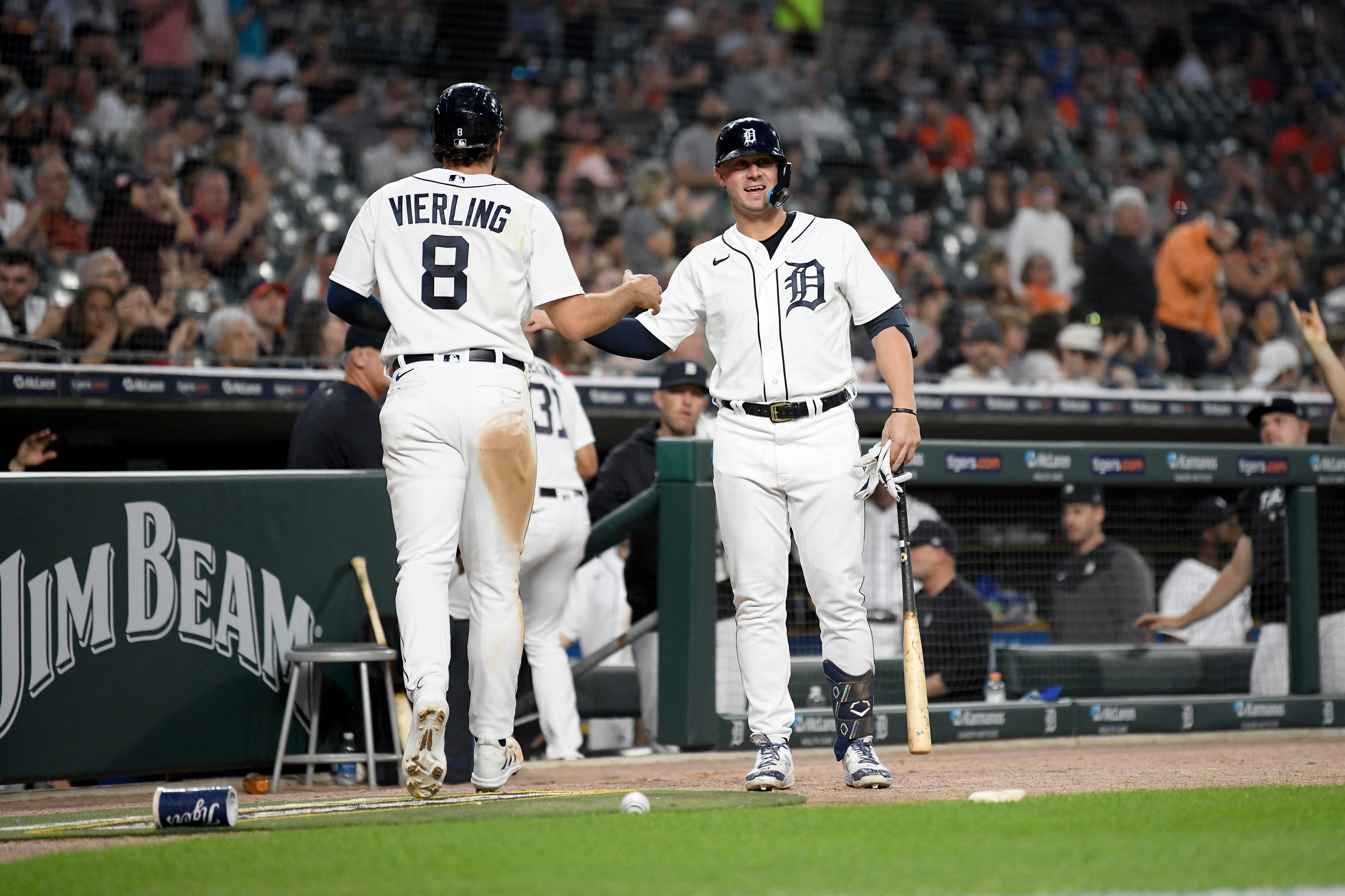 Haase's two-run HR allows Tigers to hold off Giants