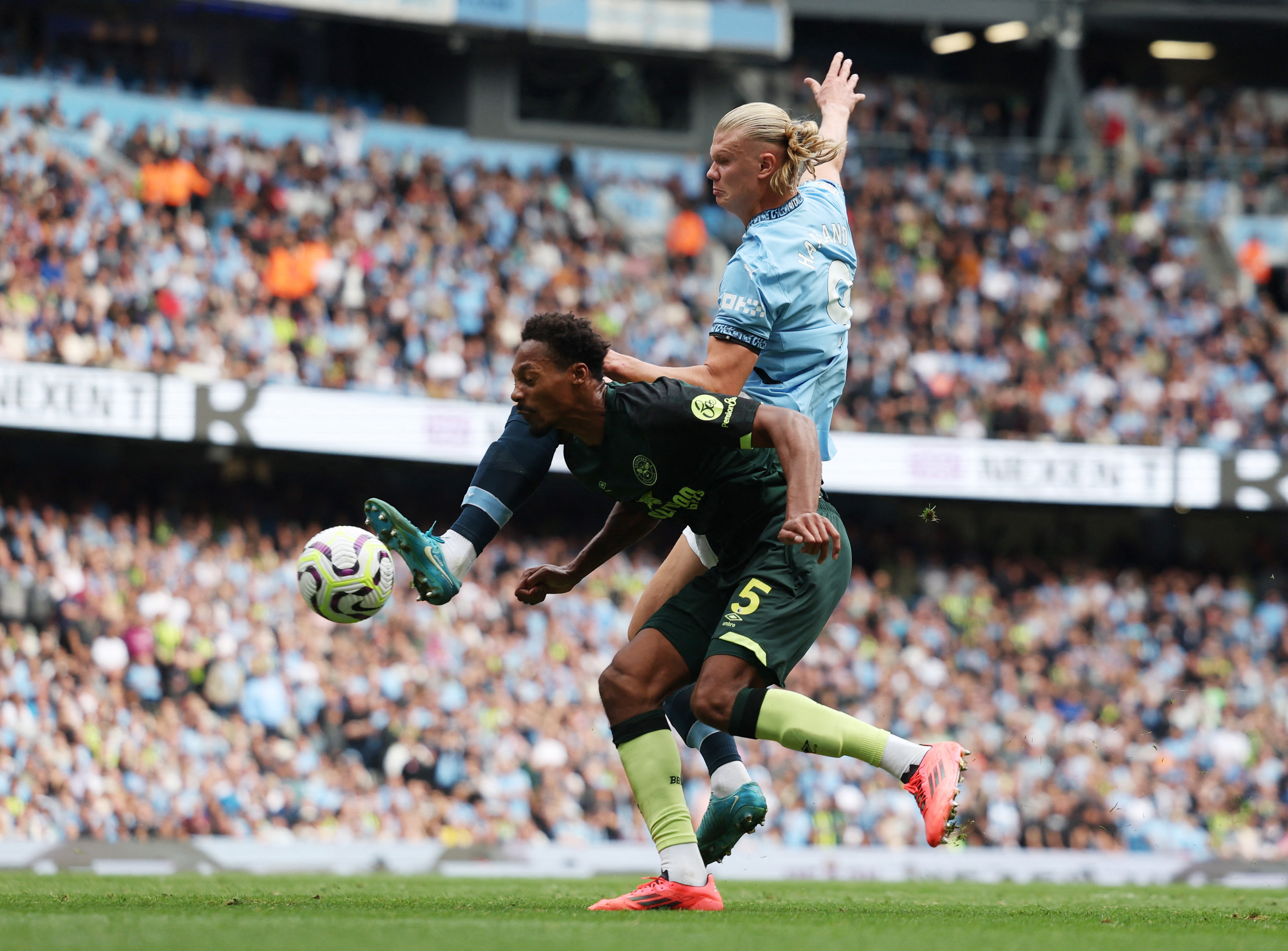 Haaland strikes twice as Man City come from behind to beat Brentford |  Reuters