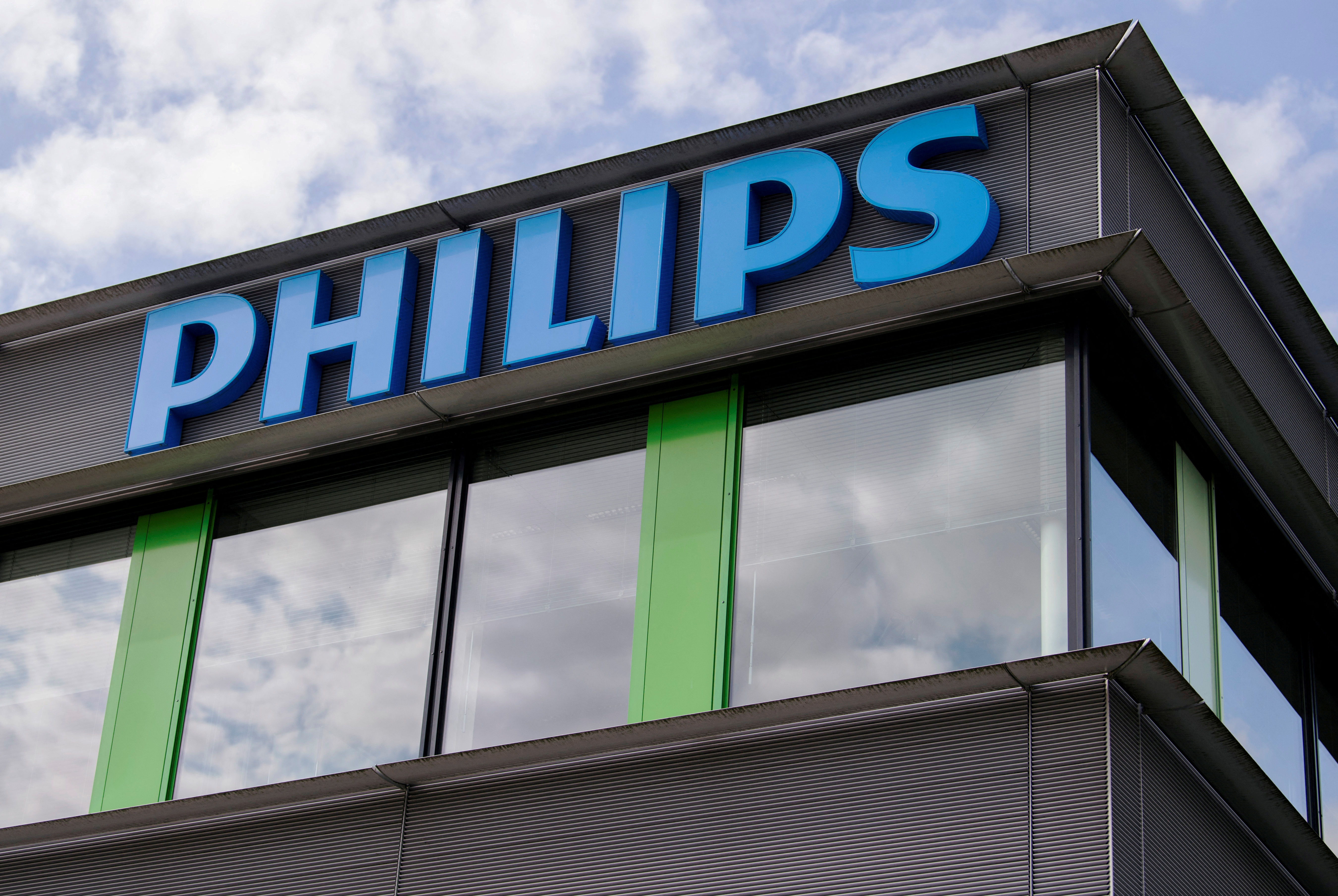 Oordeel Inwoner Afslachten US FDA identifies recall of Philips' respiratory devices as most serious |  Reuters
